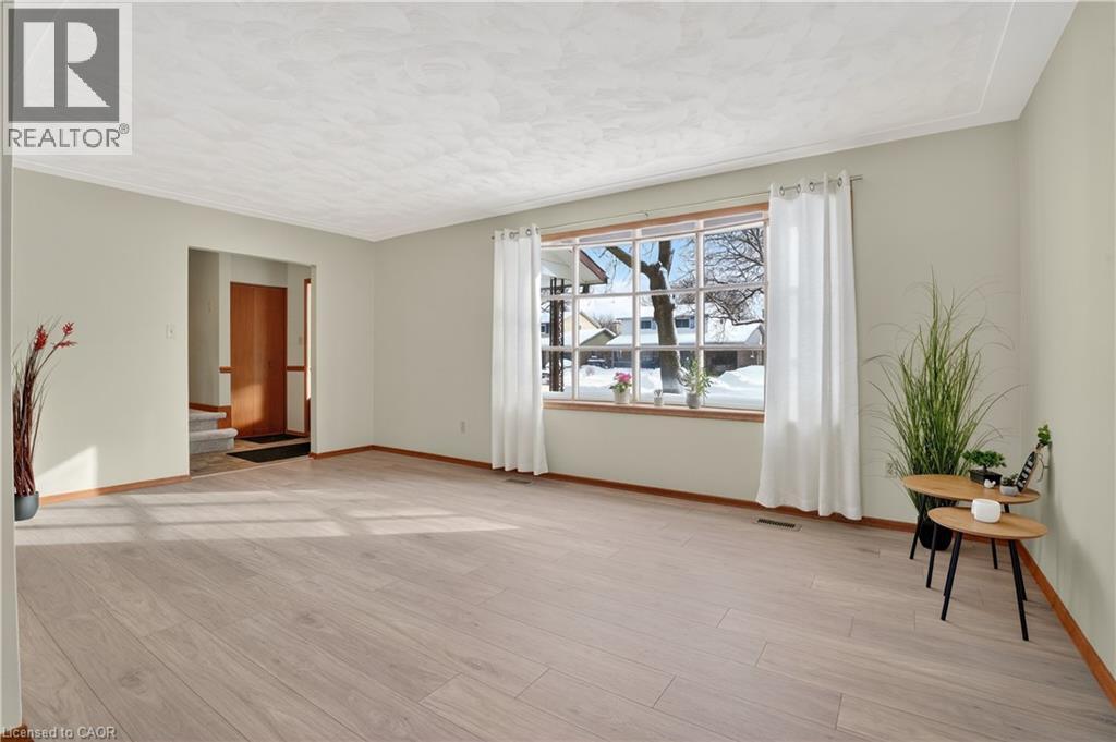 384 Dunvegan Drive, Waterloo, Ontario  N2K 2C5 - Photo 6 - 40800825