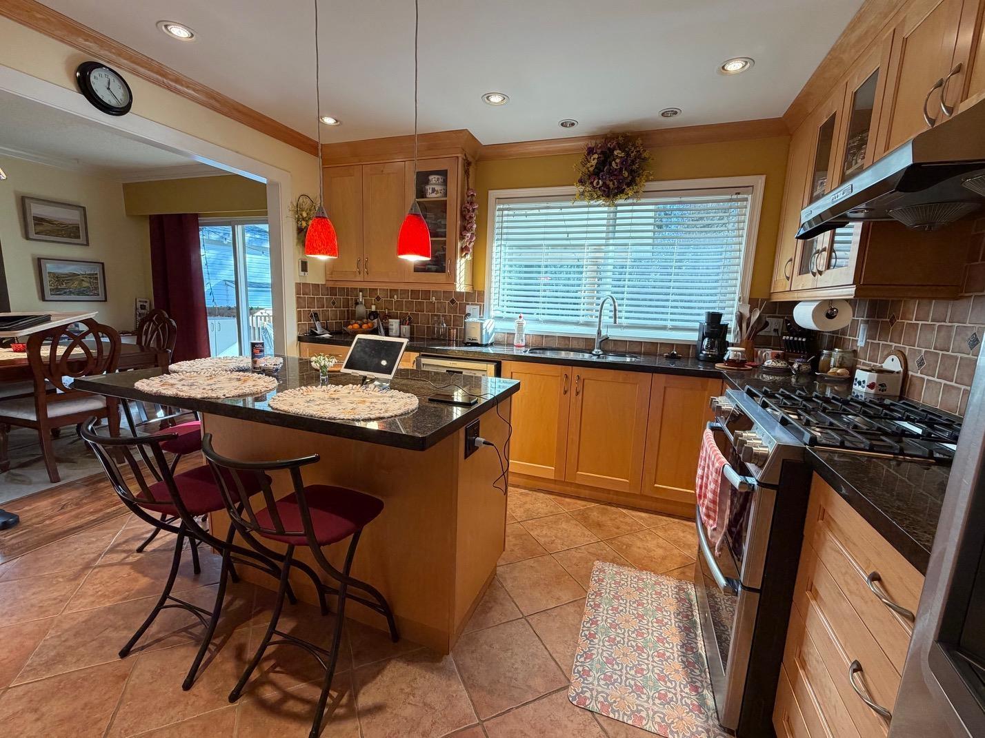 8936 Queen Mary Boulevard, Surrey, British Columbia  V3V 6R1 - Photo 4 - R3082920