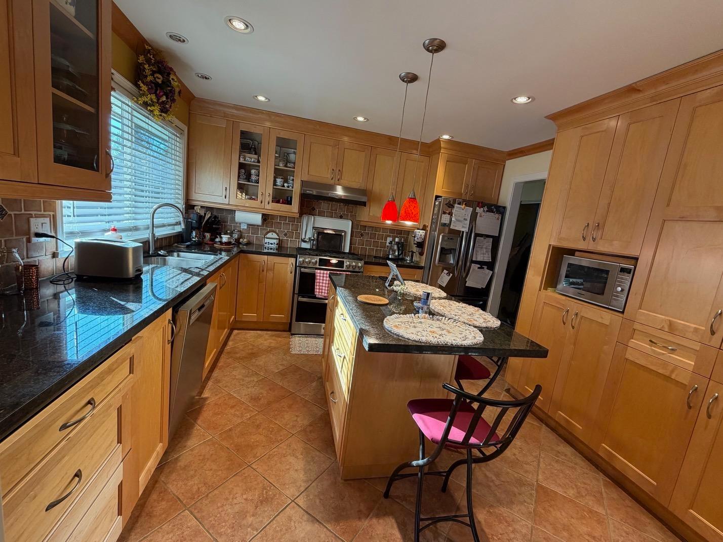 8936 Queen Mary Boulevard, Surrey, British Columbia  V3V 6R1 - Photo 3 - R3082920