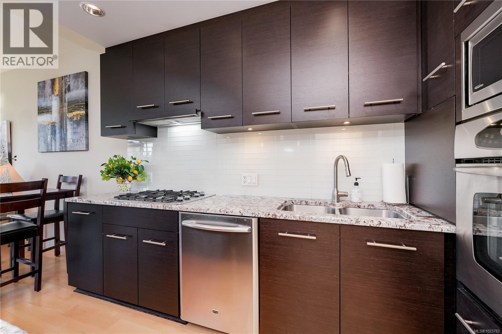 404 3234 Holgate Lane, Colwood, British Columbia  V9C 0A6 - Photo 6 - 1023782