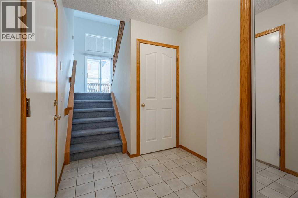 203 Anderson Grove Sw, Calgary, Alberta  T2W 6H7 - Photo 5 - A2277683