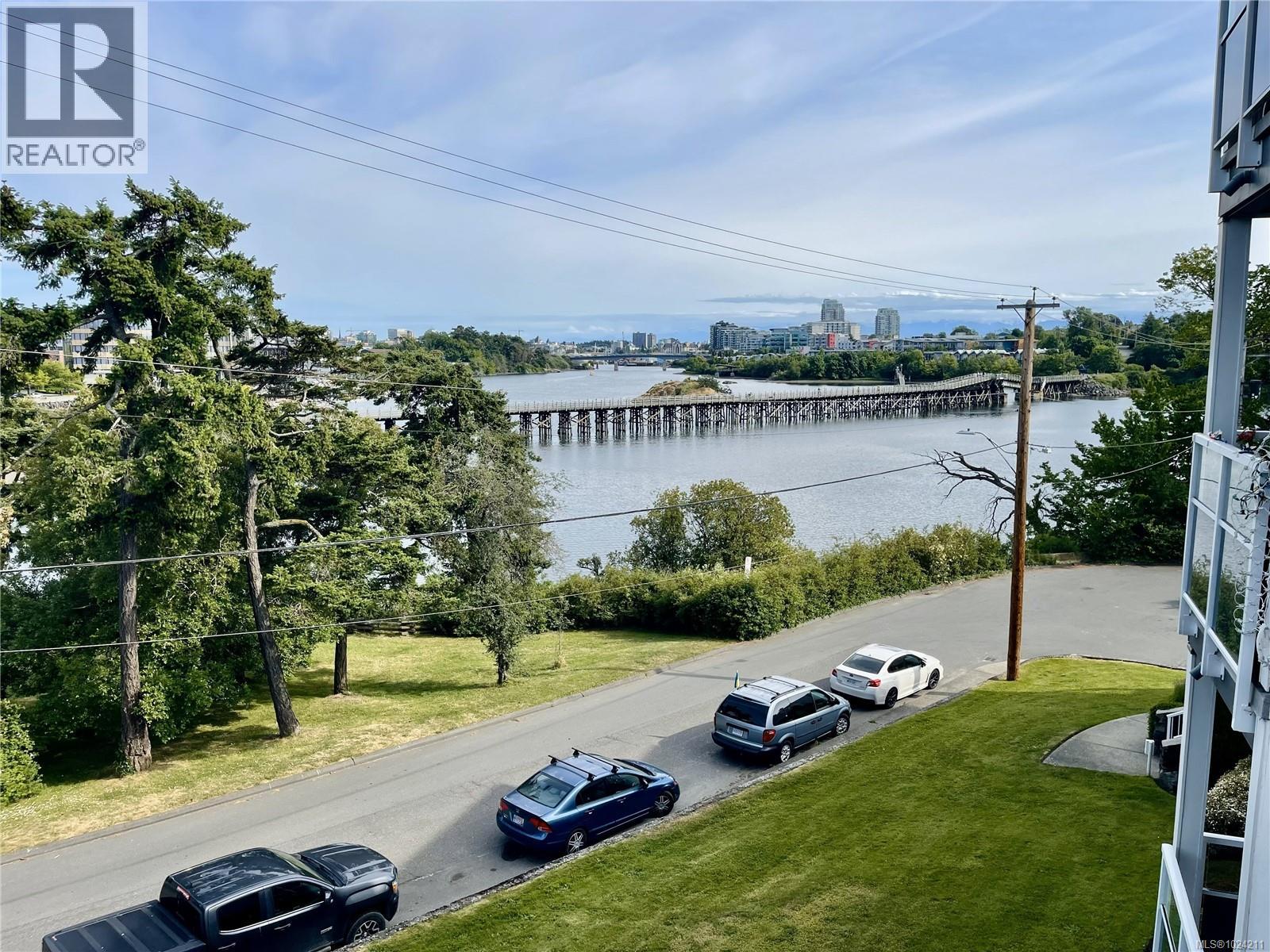 359 2930 Washington Ave, Victoria, British Columbia  V9A 1P5 - Photo 11 - 1024211