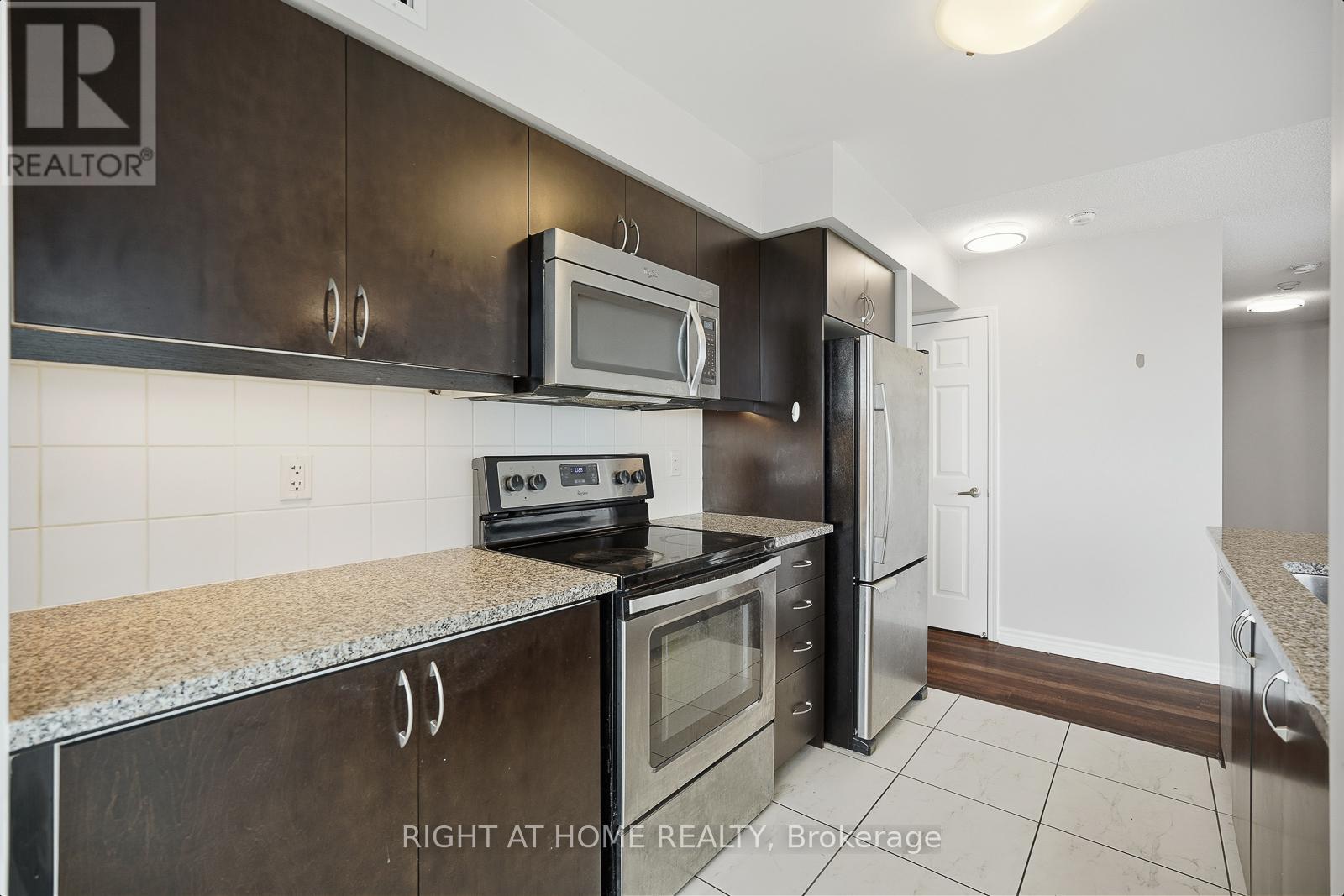 3811 - 19 Grand Trunk Crescent, Toronto, Ontario  M5J 3A3 - Photo 10 - C12729176