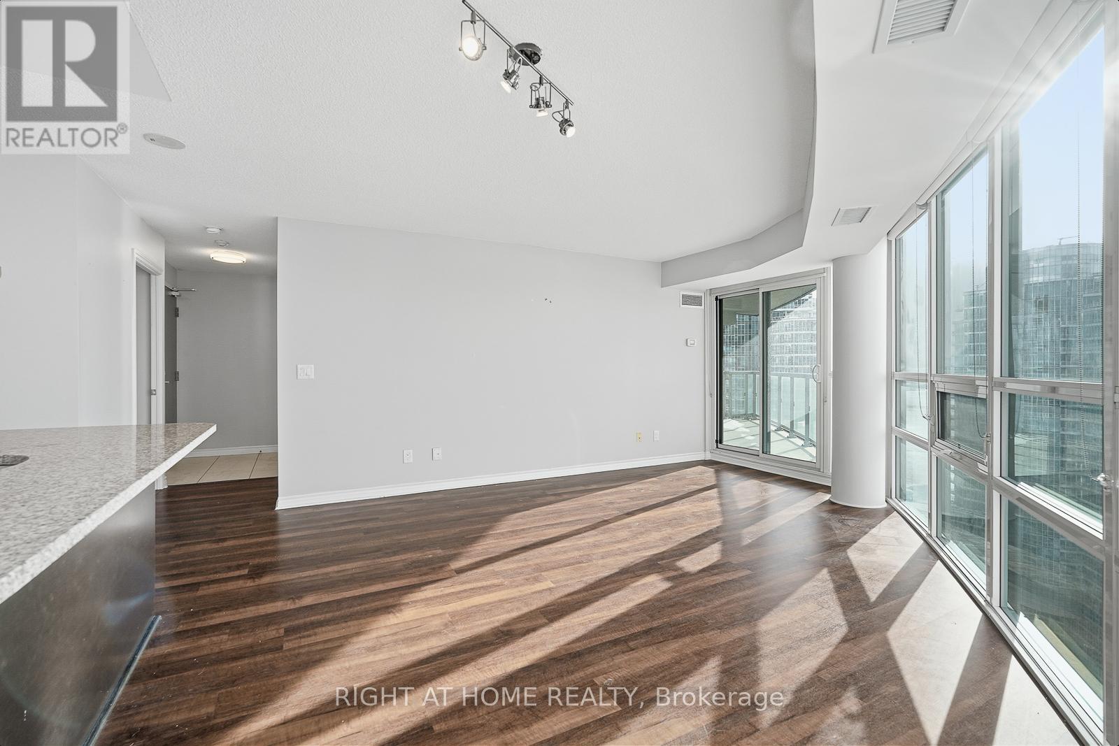 3811 - 19 Grand Trunk Crescent, Toronto, Ontario  M5J 3A3 - Photo 14 - C12729176