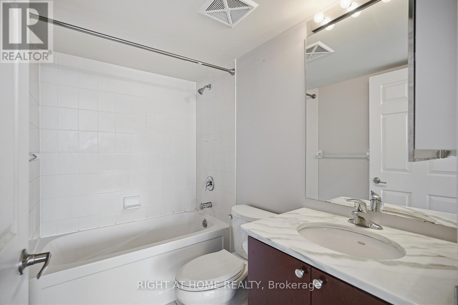 3811 - 19 Grand Trunk Crescent, Toronto, Ontario  M5J 3A3 - Photo 21 - C12729176