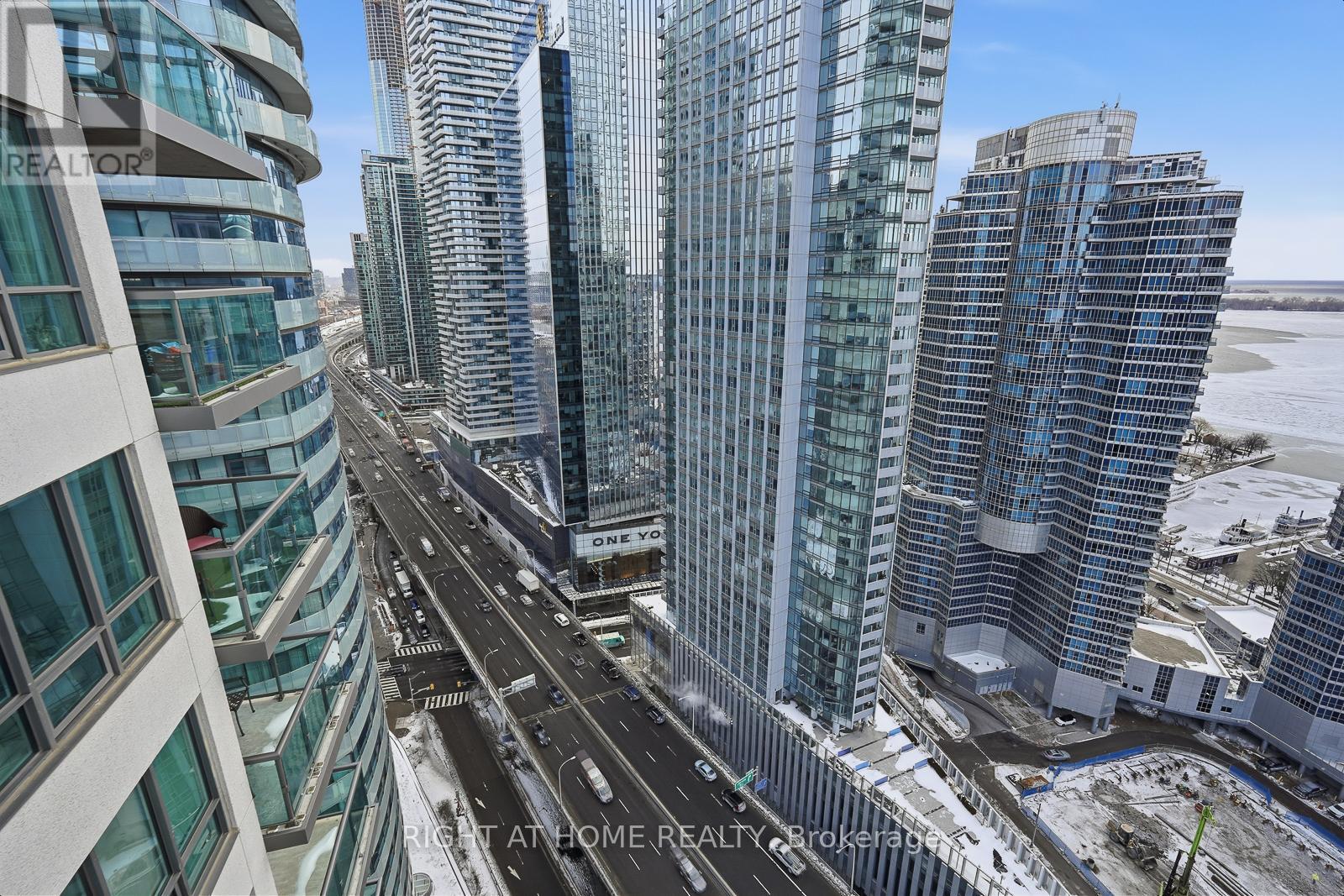 3811 - 19 Grand Trunk Crescent, Toronto, Ontario  M5J 3A3 - Photo 29 - C12729176