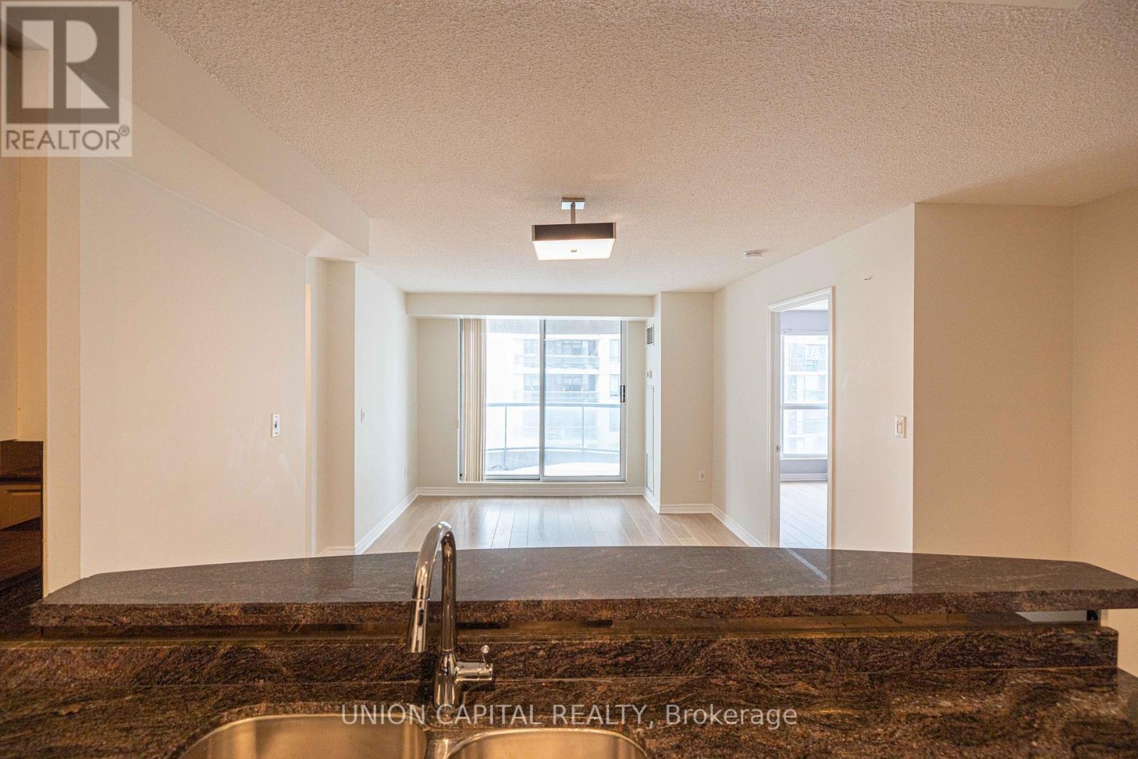 1806 - 7 Lorraine Drive, Toronto, Ontario M2N 7H2 - Photo 2 - C12729188