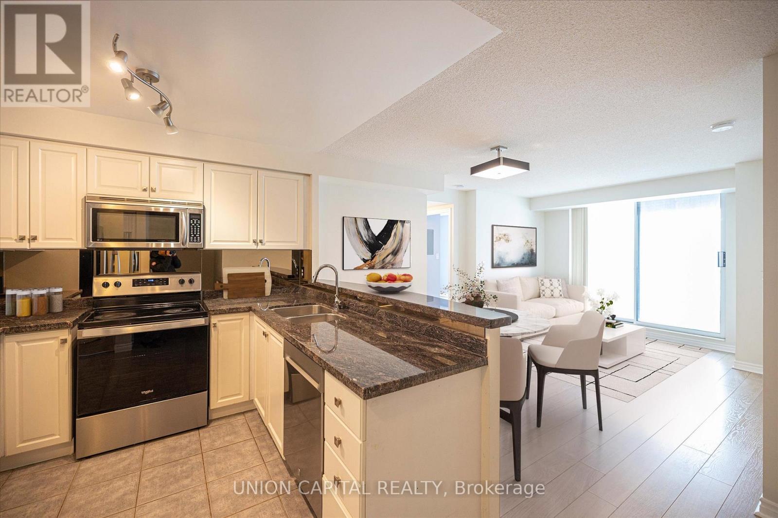 1806 - 7 Lorraine Drive, Toronto, Ontario M2N 7H2 - Photo 4 - C12729188