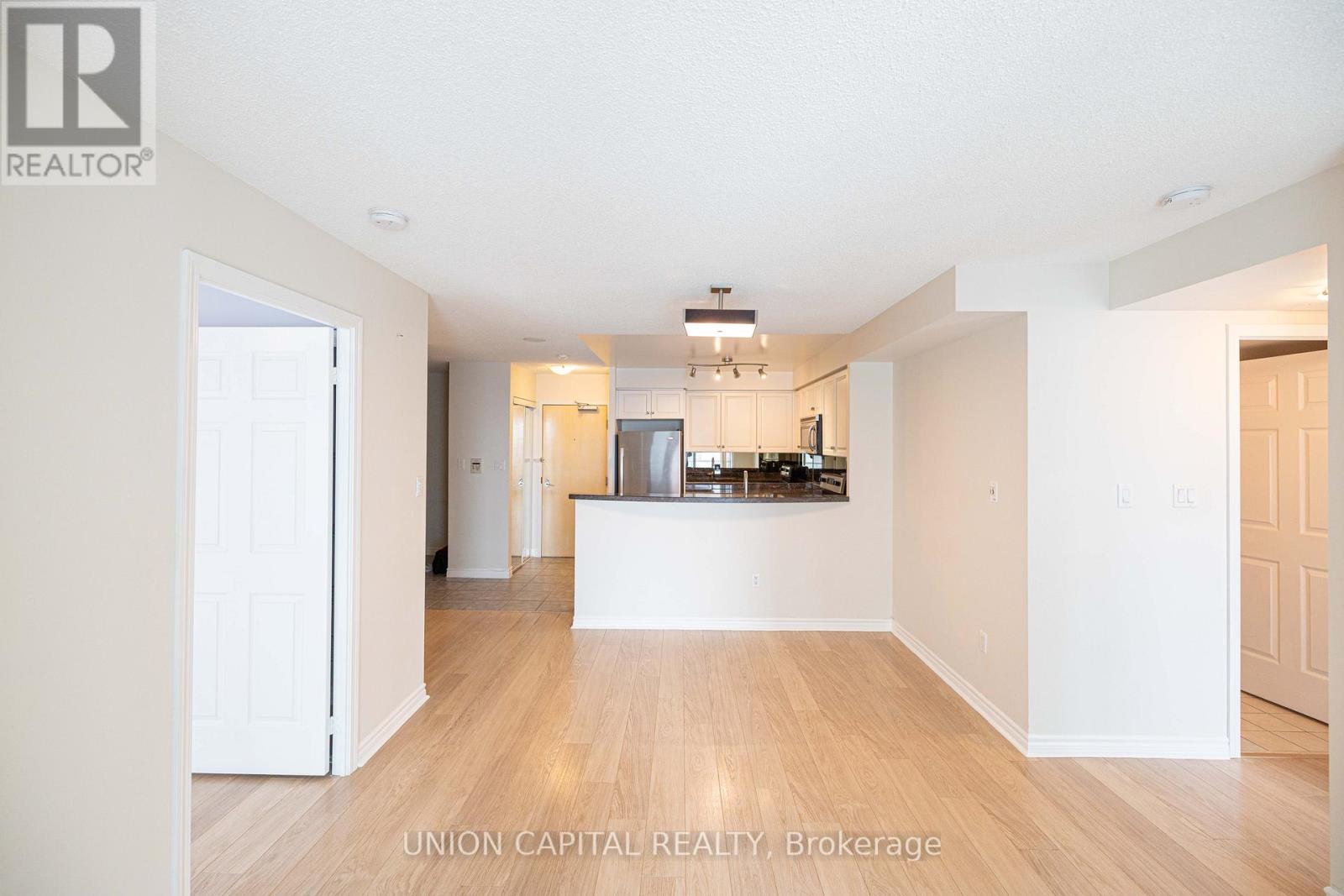 1806 - 7 Lorraine Drive, Toronto, Ontario M2N 7H2 - Photo 6 - C12729188