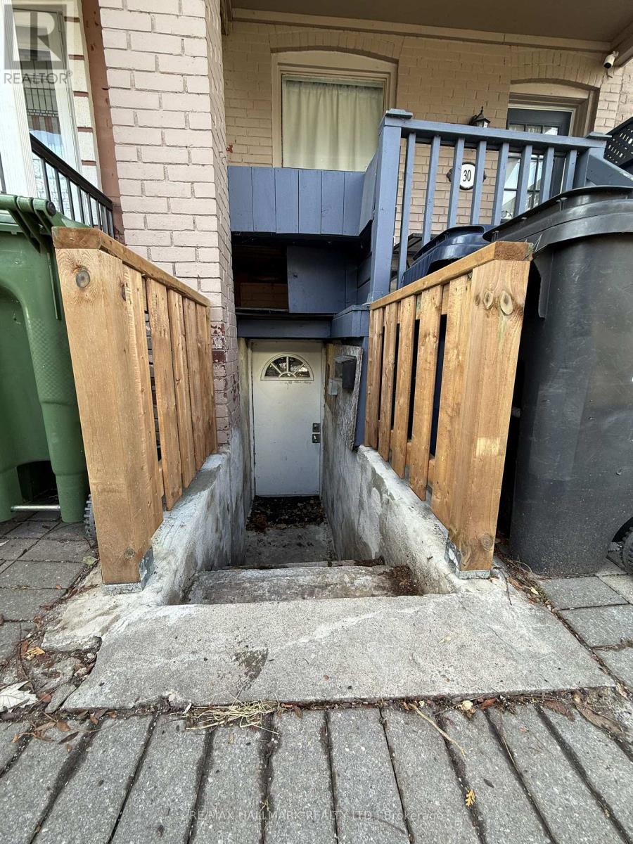 Lower - 30 Curzon Street, Toronto, Ontario  M4M 3B4 - Photo 2 - E12729196