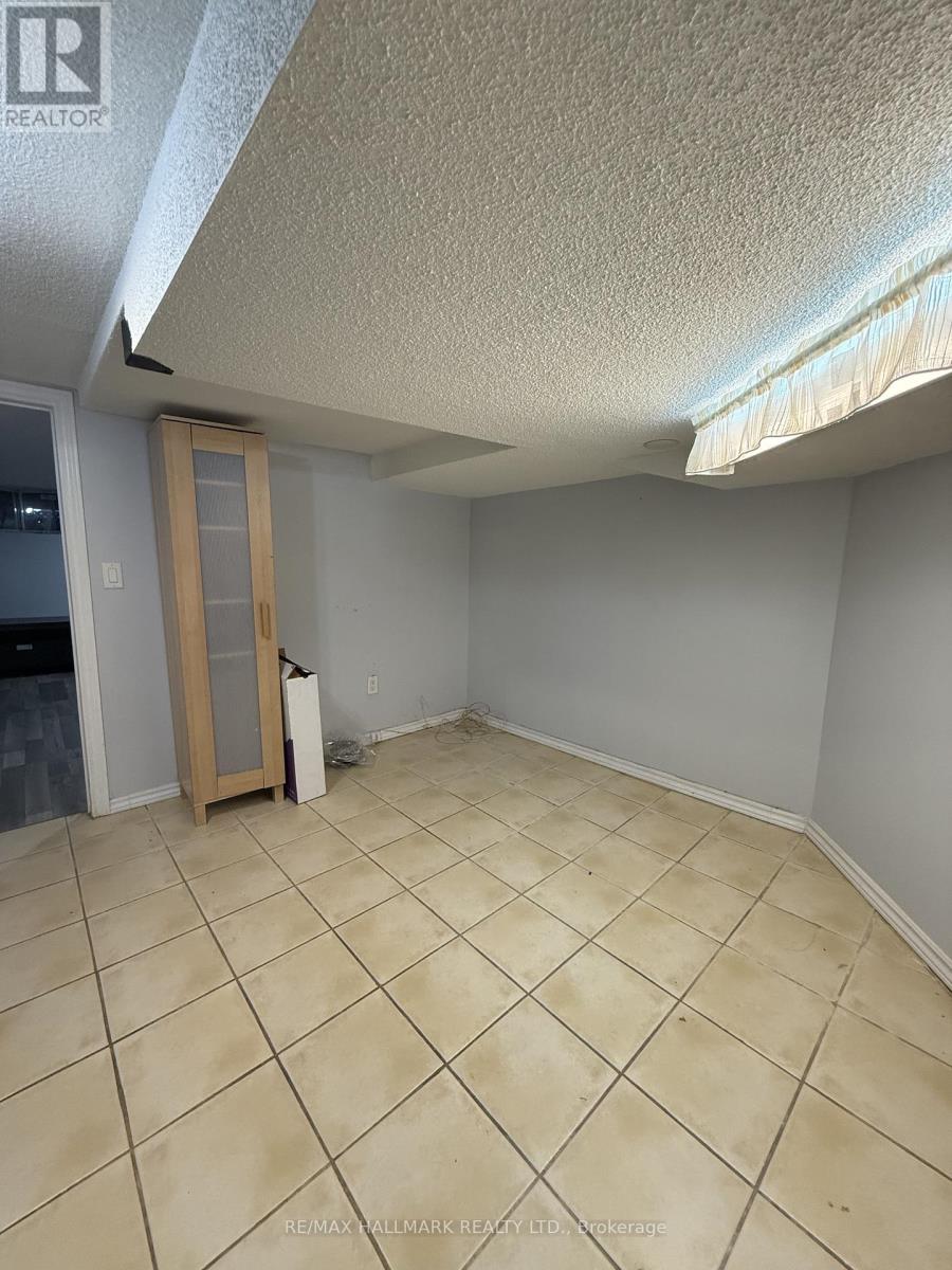 Lower - 30 Curzon Street, Toronto, Ontario  M4M 3B4 - Photo 6 - E12729196