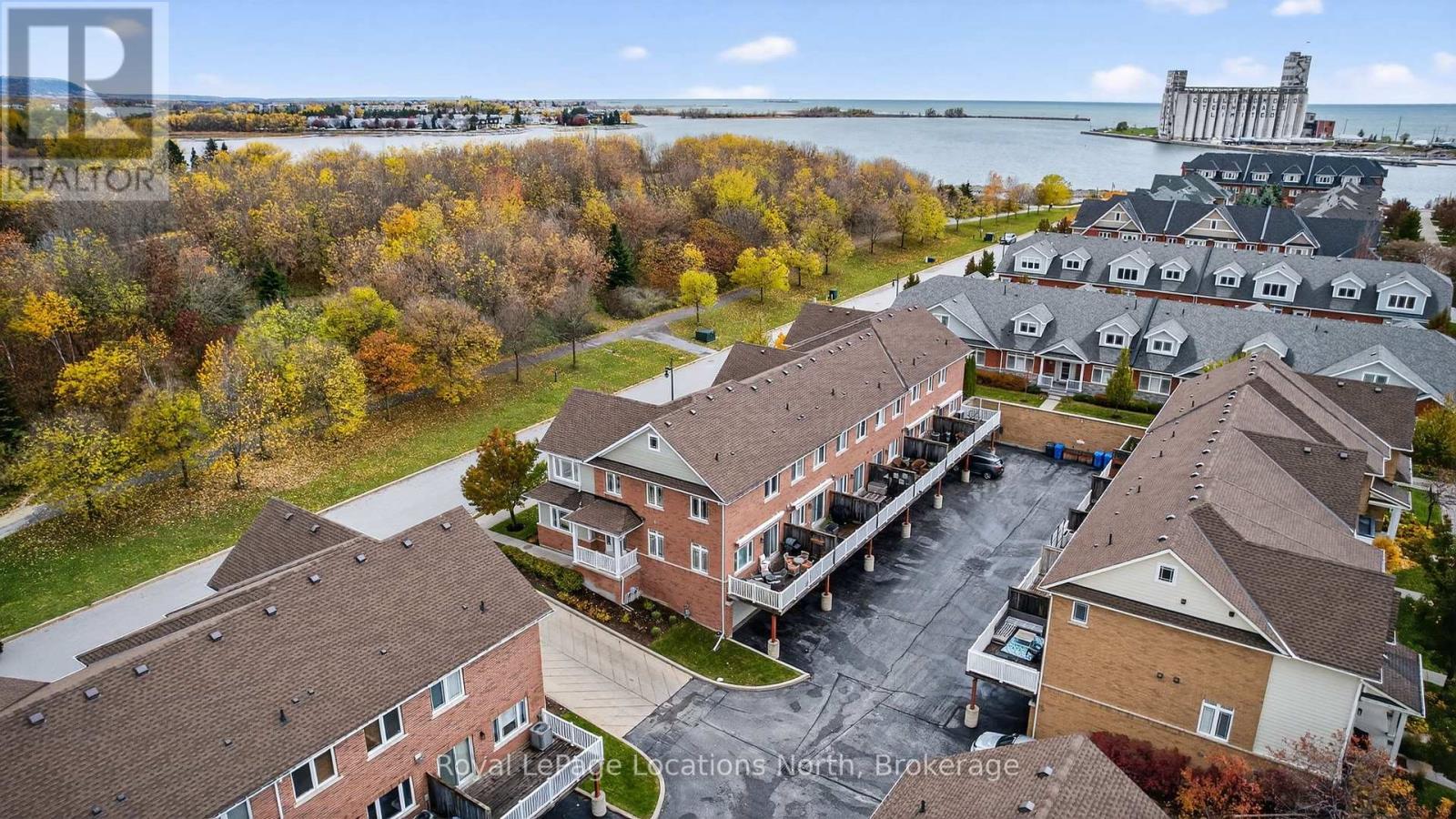 31 North Maple Street, Collingwood, Ontario  L9Y 0J8 - Photo 2 - S12691810