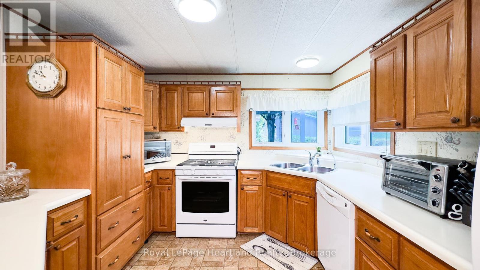 8 Cree Lane, Ashfield-Colborne-Wawanosh (Colborne), Ontario  N7A 3Y2 - Photo 11 - X12374681