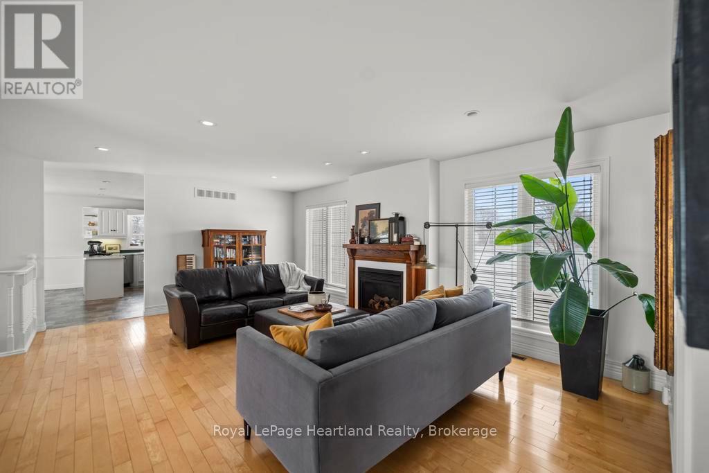 81572 Lucknow Line, Ashfield-Colborne-Wawanosh, Ontario  N7A 3Y1 - Photo 8 - X12456150