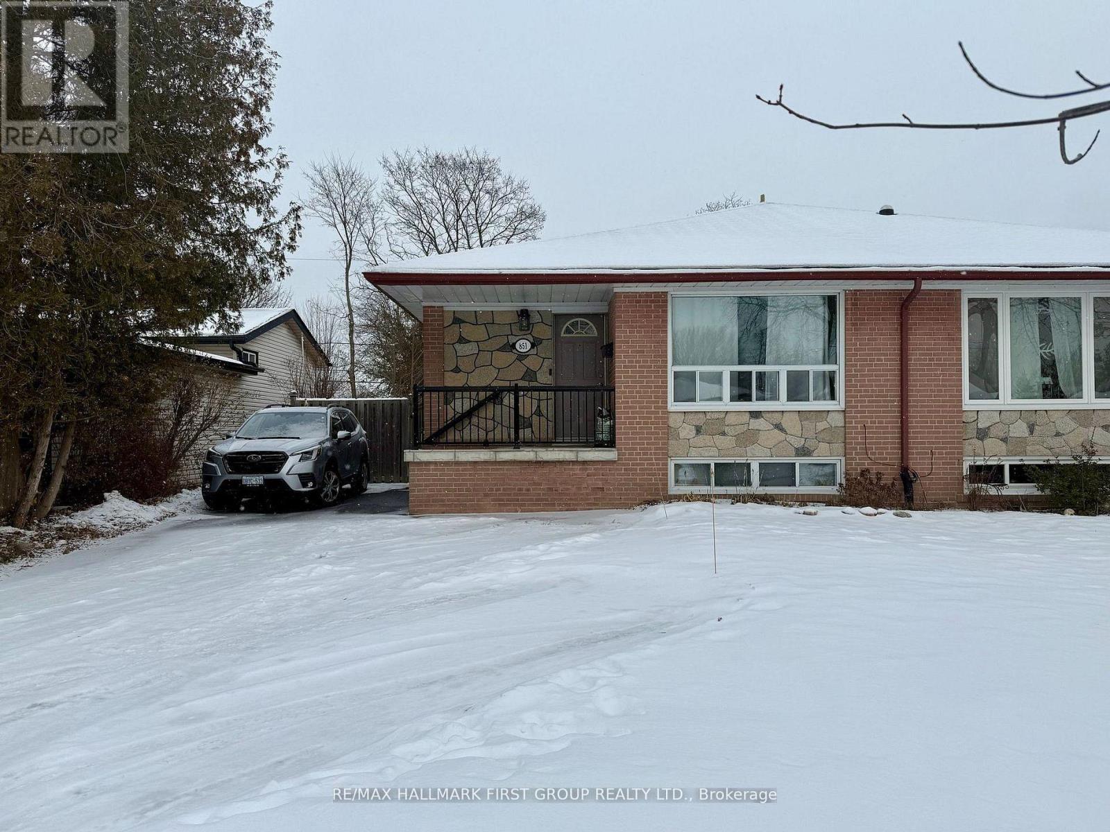 851 Bem Avenue, Pickering, Ontario  L1W 1X2 - Photo 2 - E12696600