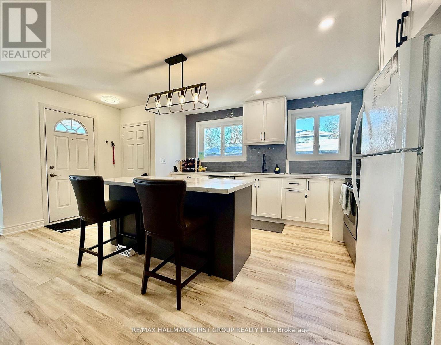 851 Bem Avenue, Pickering, Ontario  L1W 1X2 - Photo 6 - E12696600