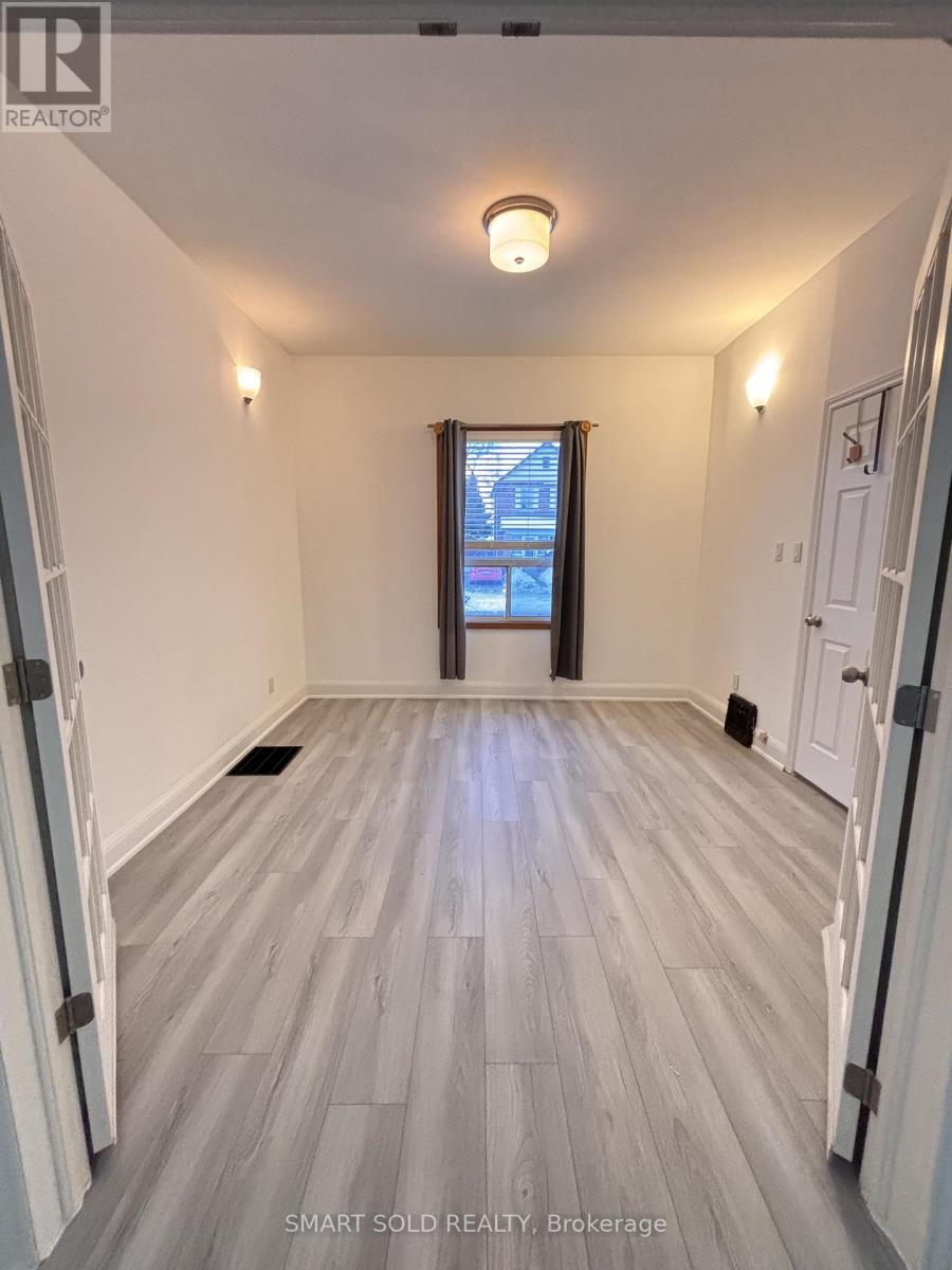 5 Winfield Avenue, Toronto, Ontario  M6S 2J7 - Photo 2 - W12712528