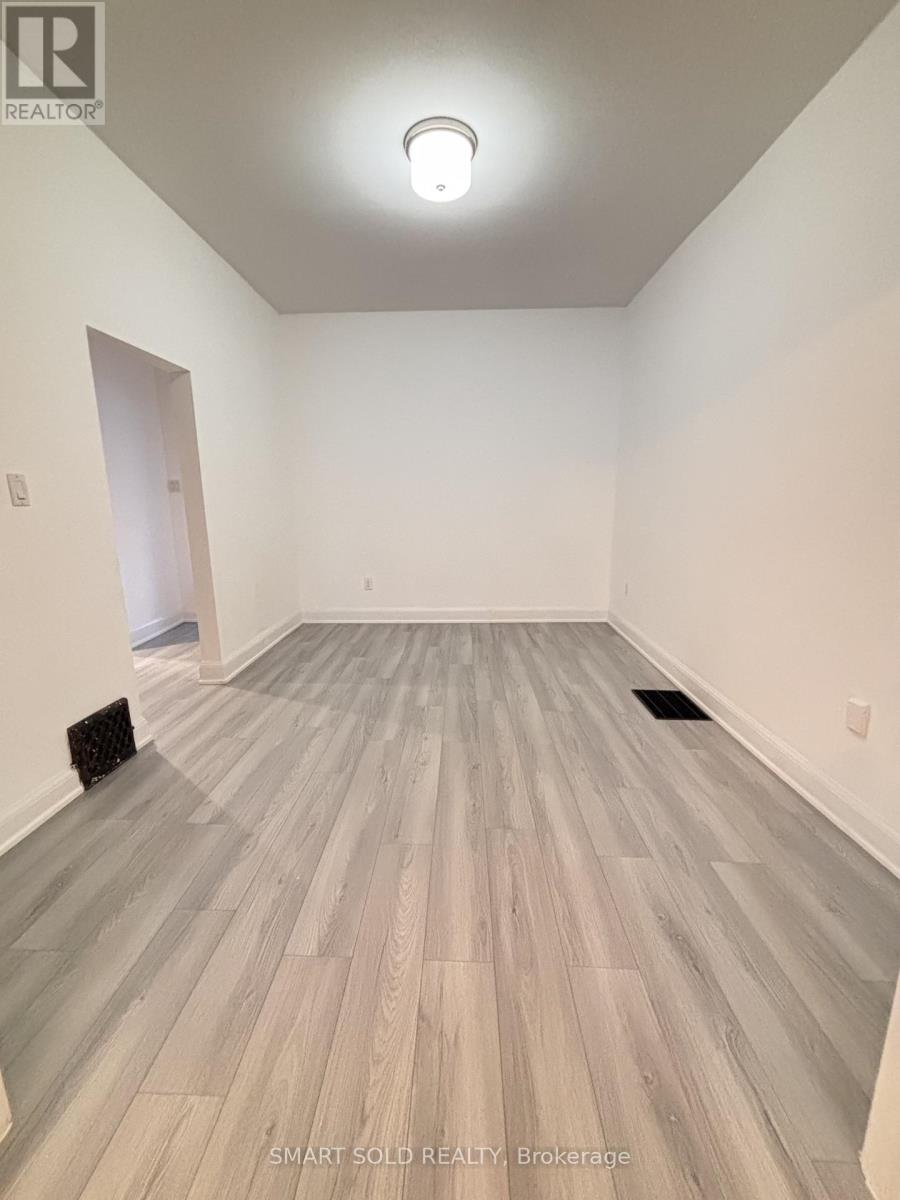 5 WINFIELD AVENUE, Toronto, Ontario