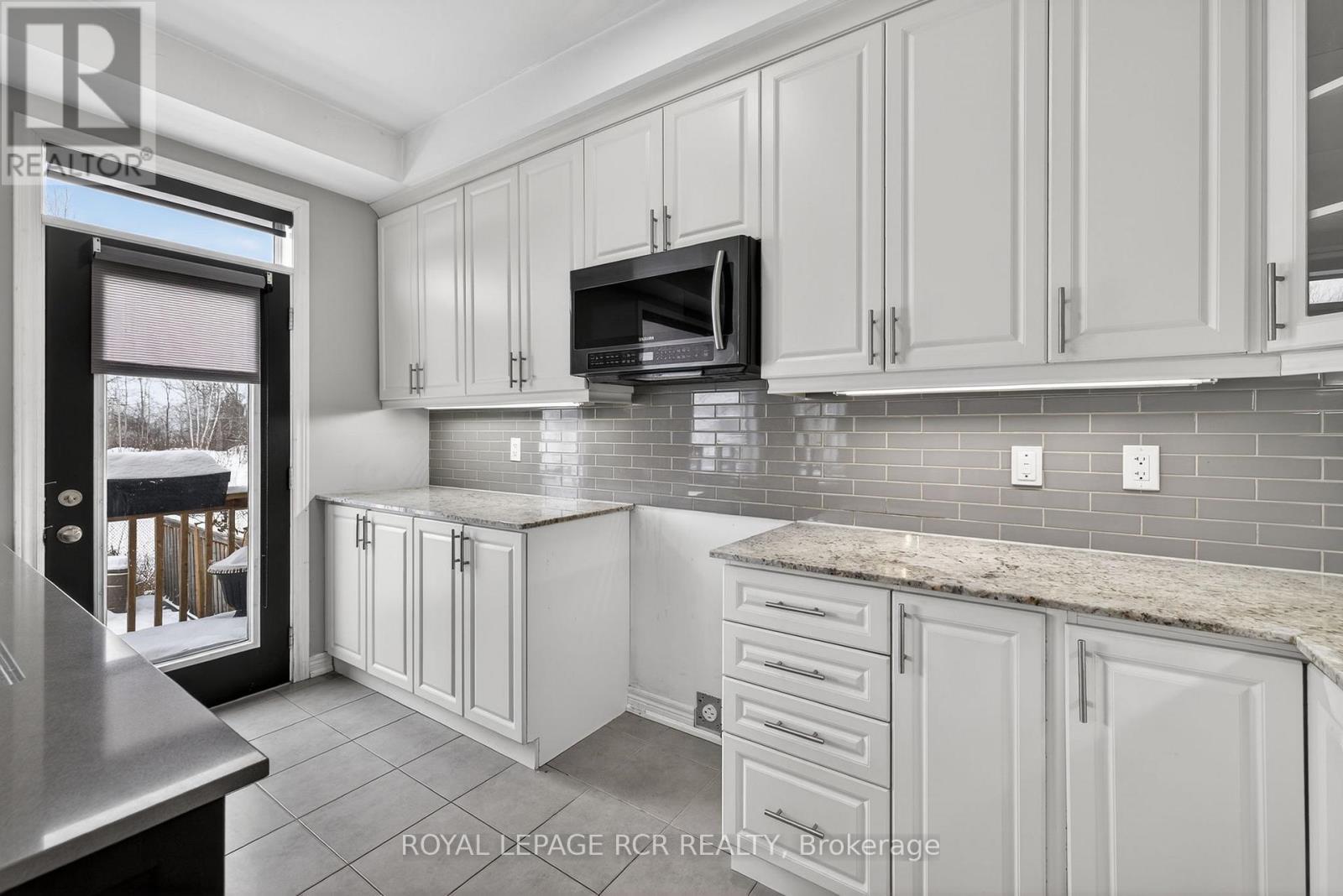 82 Lampkin Street, Georgina, Ontario  L0E 1R0 - Photo 12 - N12729174