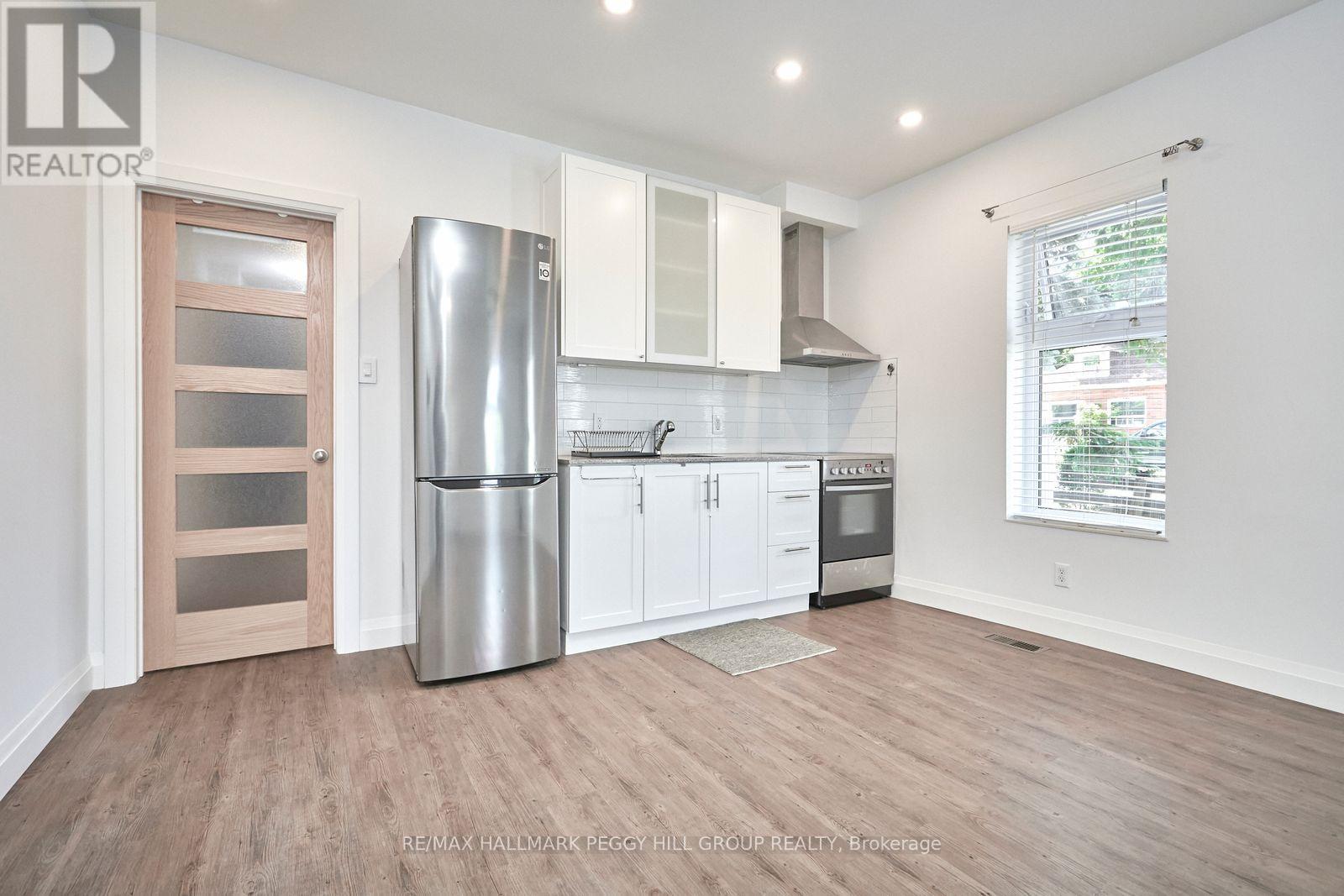 D - 77 Victoria Street, Barrie, Ontario  L4N 2H8 - Photo 3 - S12729158