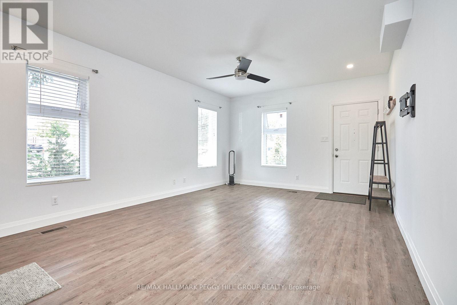 D - 77 Victoria Street, Barrie, Ontario  L4N 2H8 - Photo 4 - S12729158