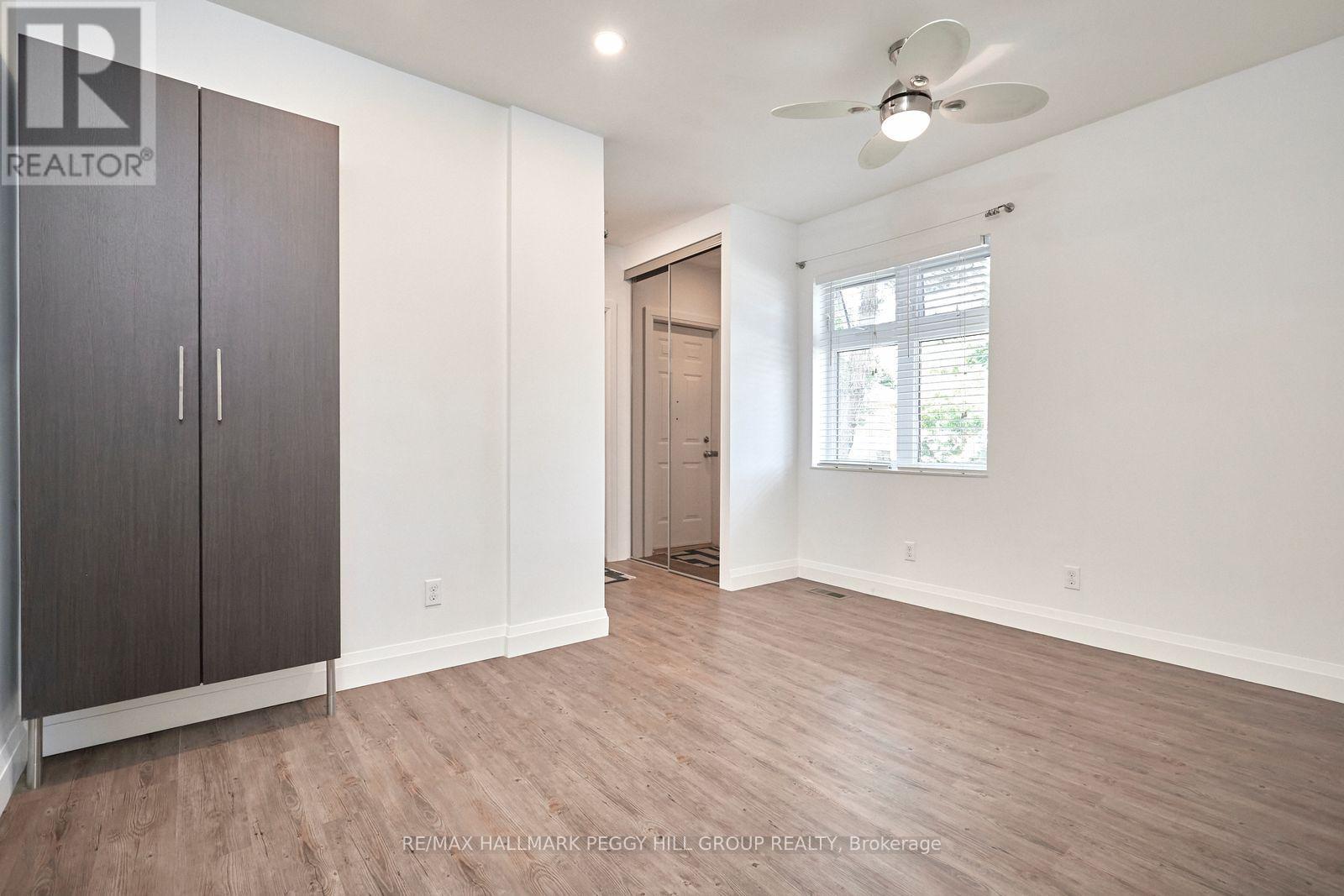 D - 77 Victoria Street, Barrie, Ontario  L4N 2H8 - Photo 5 - S12729158