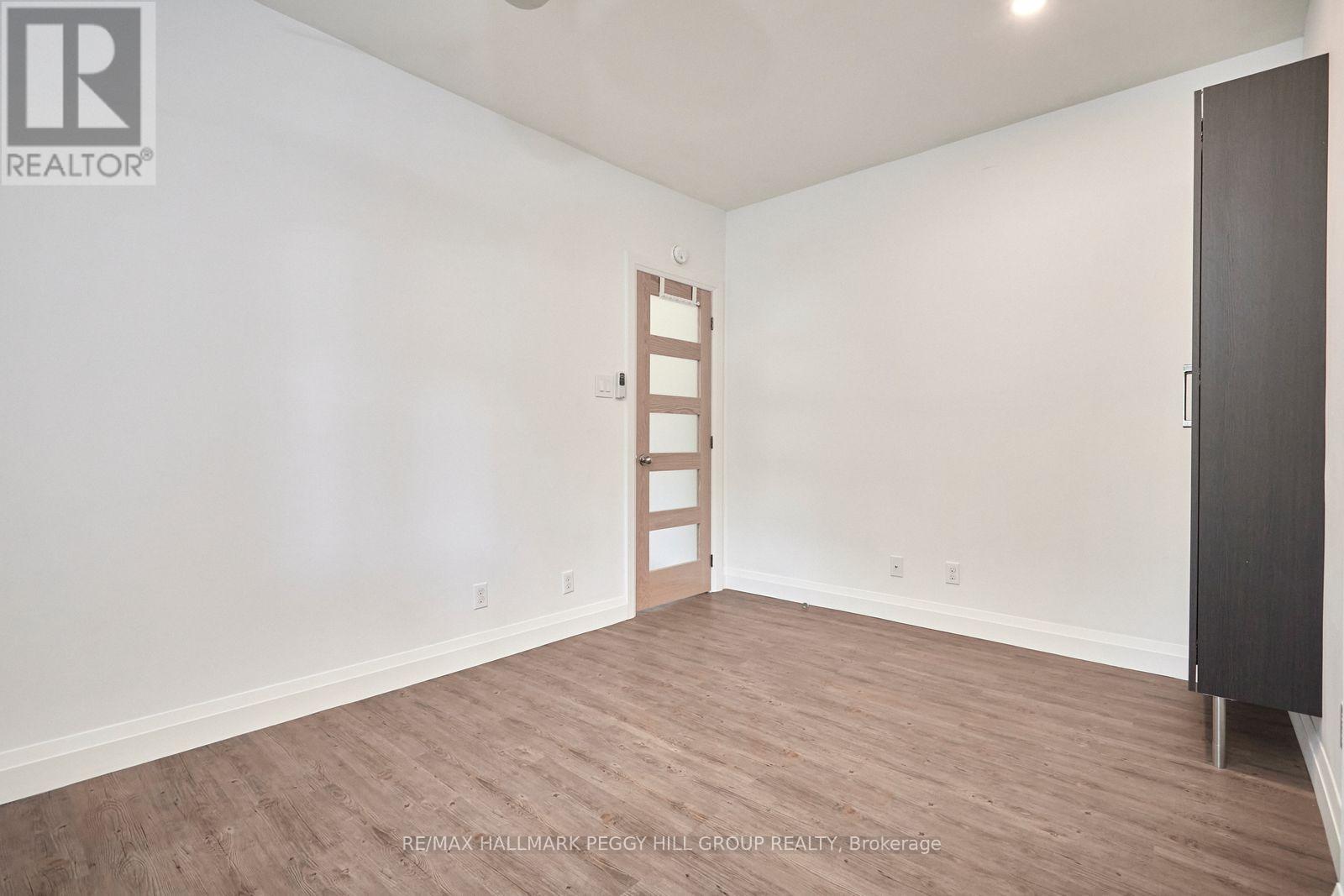 D - 77 Victoria Street, Barrie, Ontario  L4N 2H8 - Photo 6 - S12729158