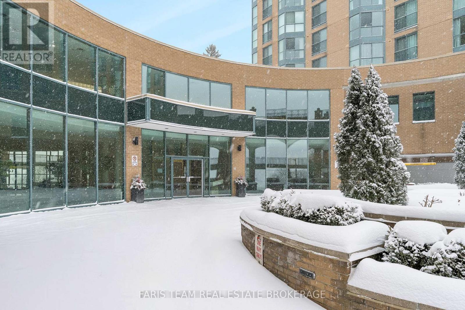 511 - 150 Dunlop Street E, Barrie, Ontario  L4M 6H1 - Photo 2 - S12729180