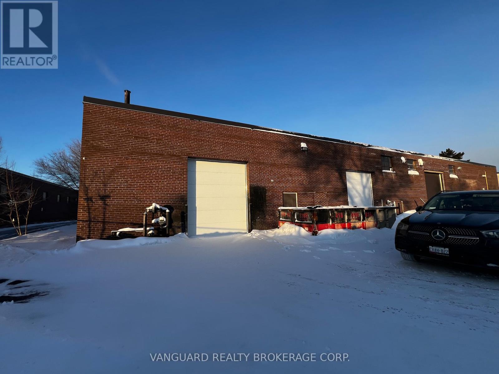 1007 Flint Road, Toronto, Ontario  M3J 2J6 - Photo 11 - W12729206