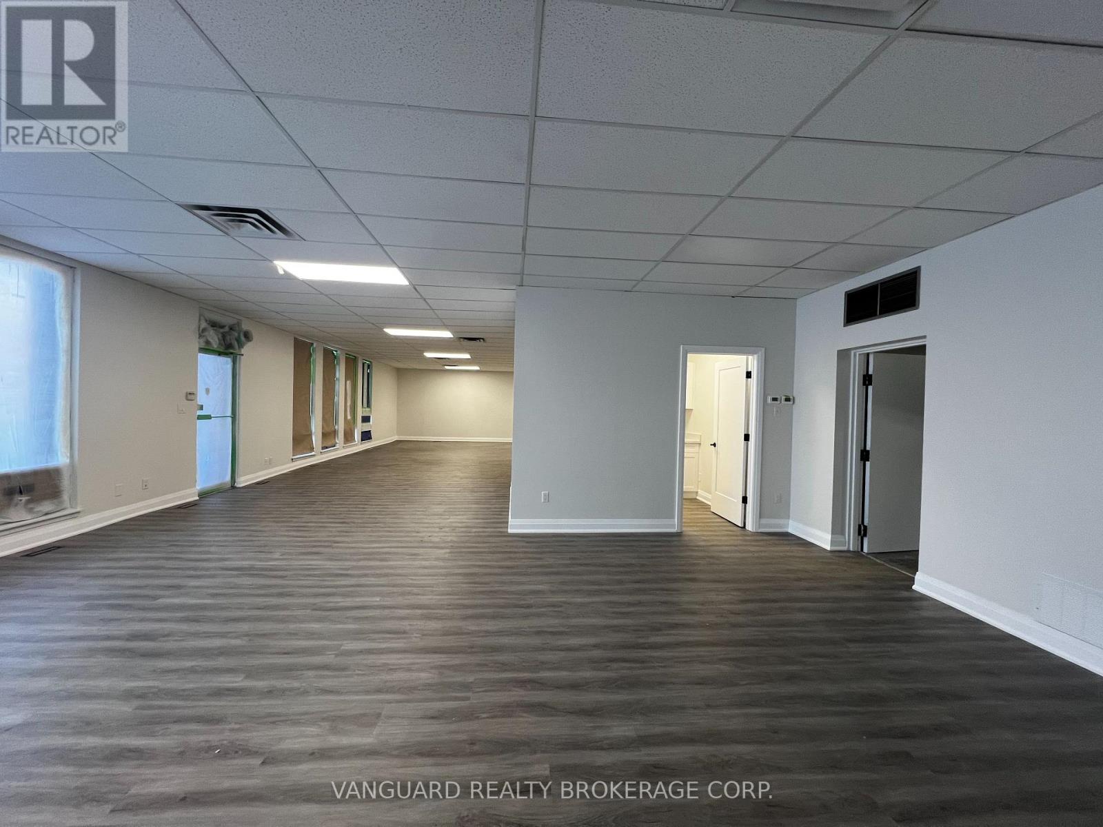 1007 Flint Road, Toronto, Ontario  M3J 2J6 - Photo 4 - W12729206