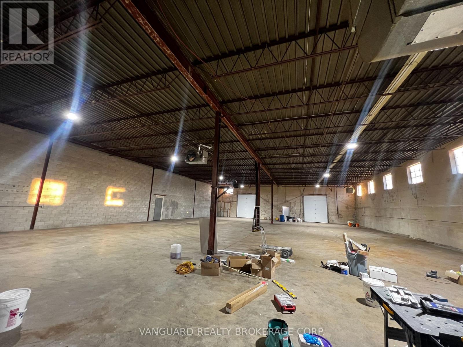 1007 Flint Road, Toronto, Ontario  M3J 2J6 - Photo 9 - W12729206