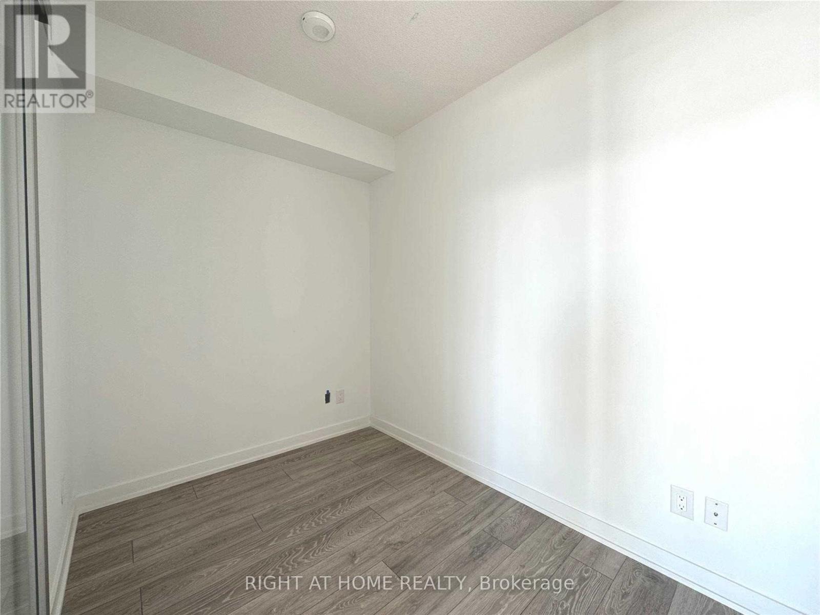 A902 - 3210 Dakota Common Circle, Burlington, Ontario  L7M 2A7 - Photo 2 - W12729222