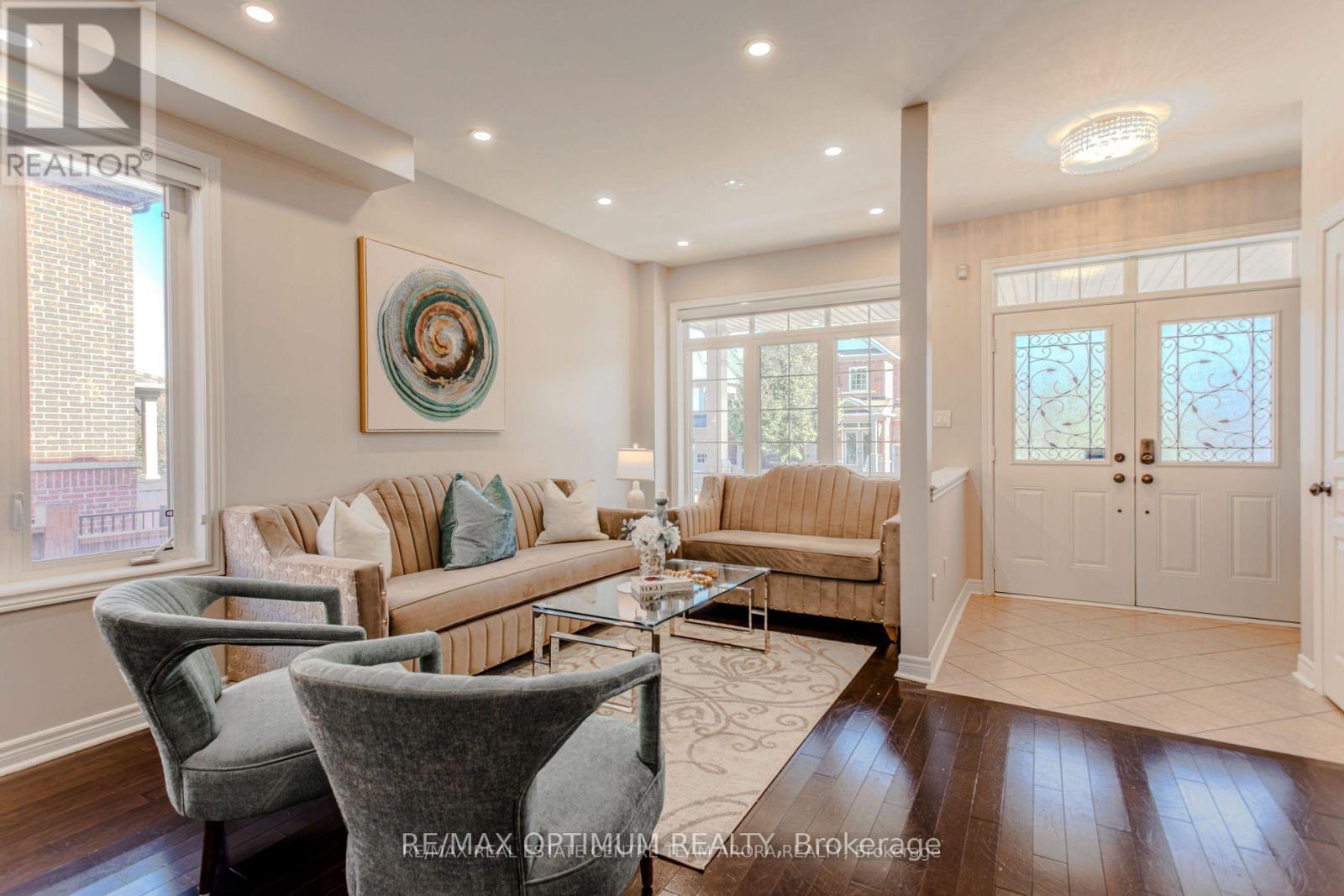 150 Lloyd Sanderson Drive, Brampton, Ontario  L6Y 0Z9 - Photo 5 - W12729232