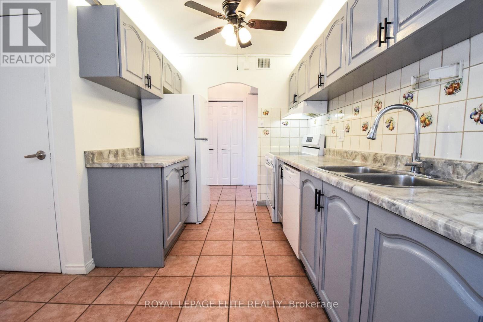 302 - 362 The East Mall W, Toronto, Ontario M9B 6C4 - Photo 10 - W12729282