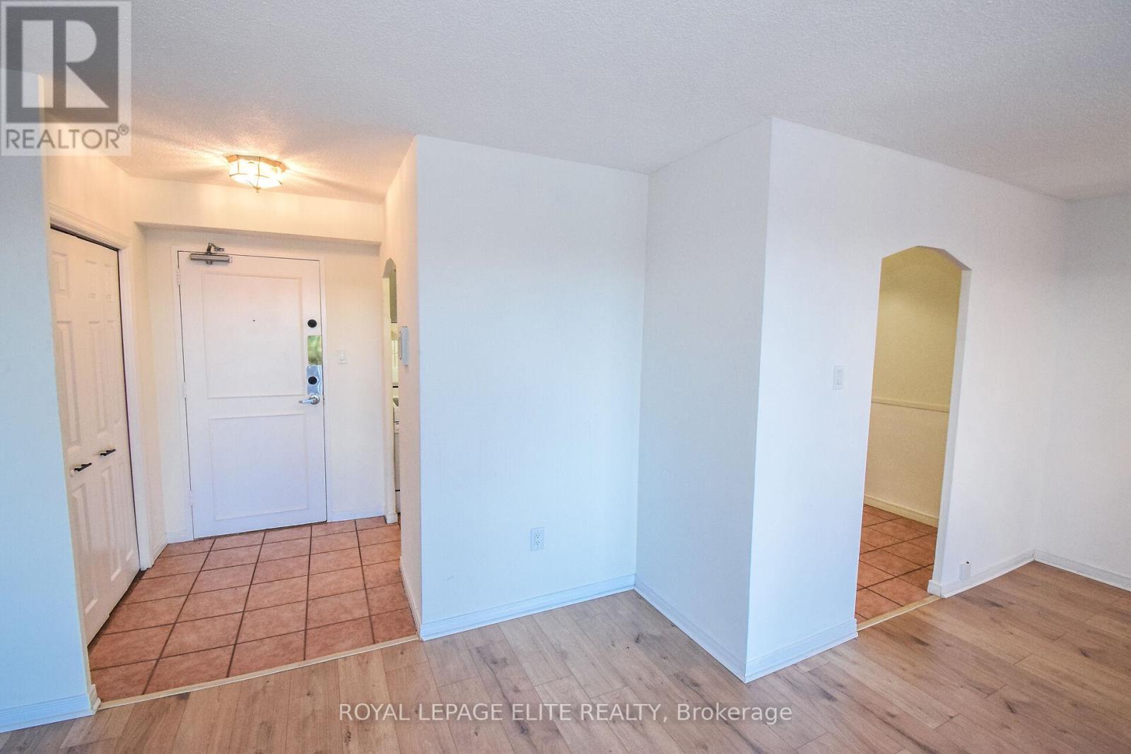 302 - 362 The East Mall W, Toronto, Ontario M9B 6C4 - Photo 4 - W12729282