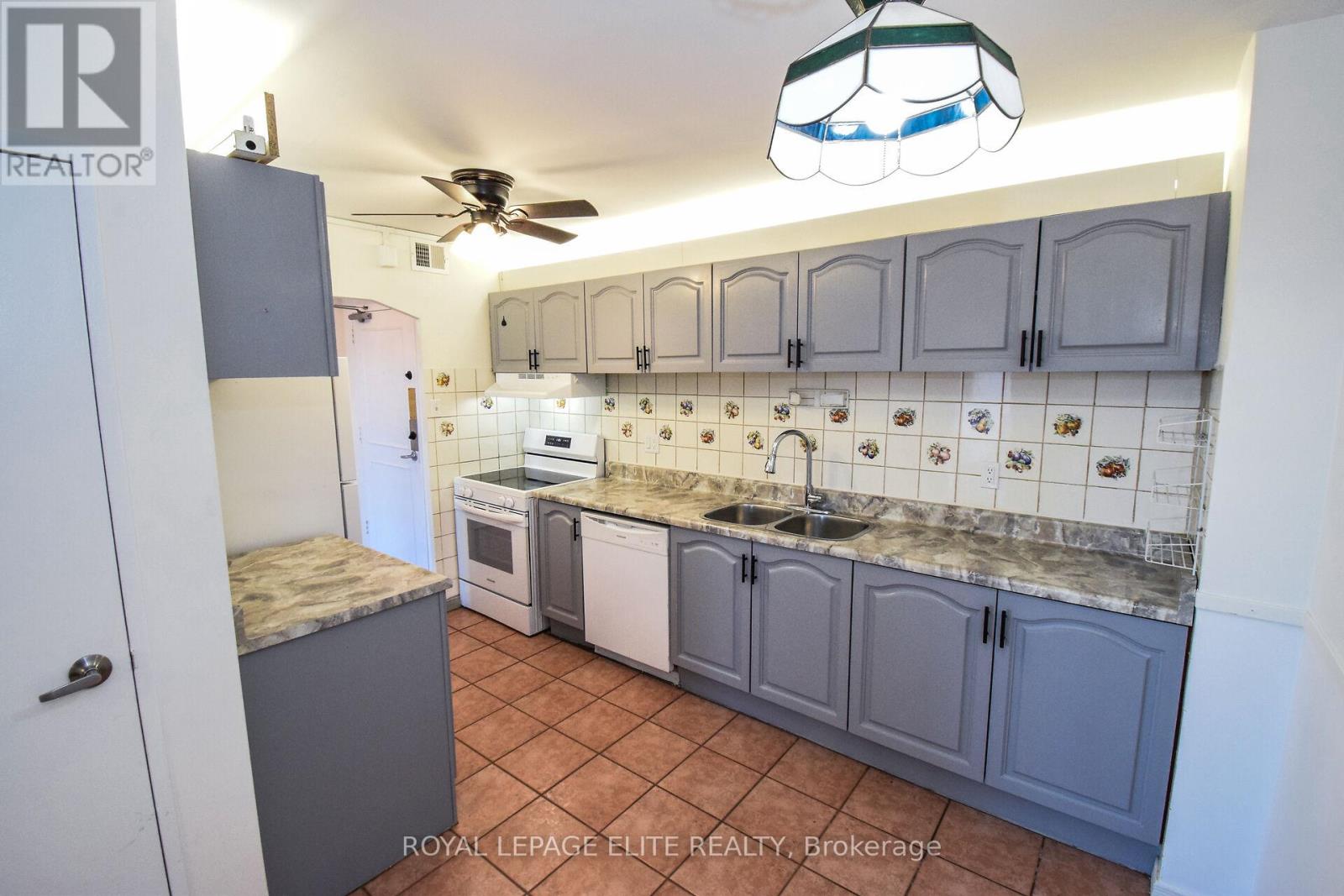 302 - 362 The East Mall W, Toronto, Ontario M9B 6C4 - Photo 9 - W12729282