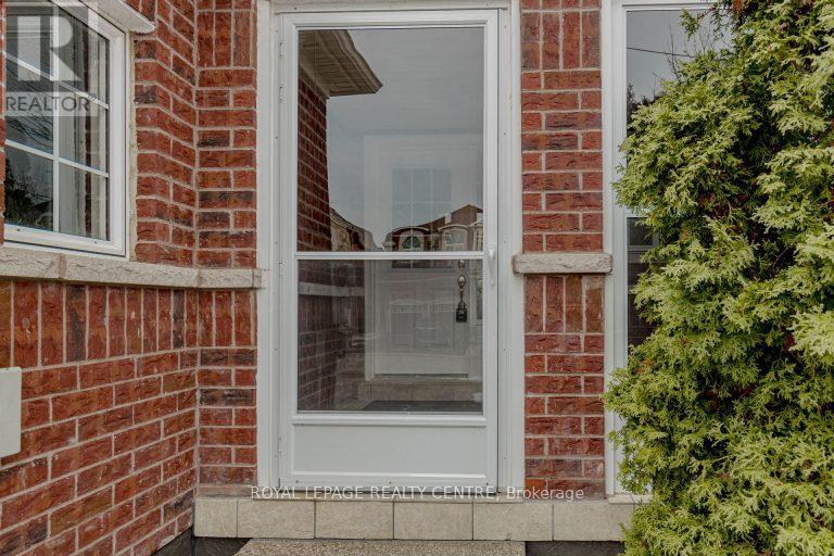 70 Charcoal Way, Brampton, Ontario  L6Y 5R9 - Photo 2 - W12729284