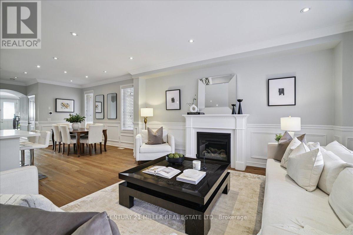 3071 Isaac Avenue, Oakville, Ontario  L6M 0S7 - Photo 10 - W12729296