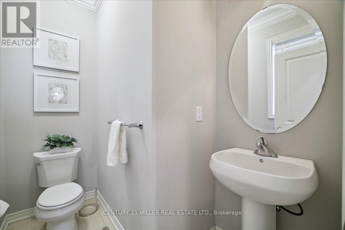 3071 Isaac Avenue, Oakville, Ontario  L6M 0S7 - Photo 15 - W12729296