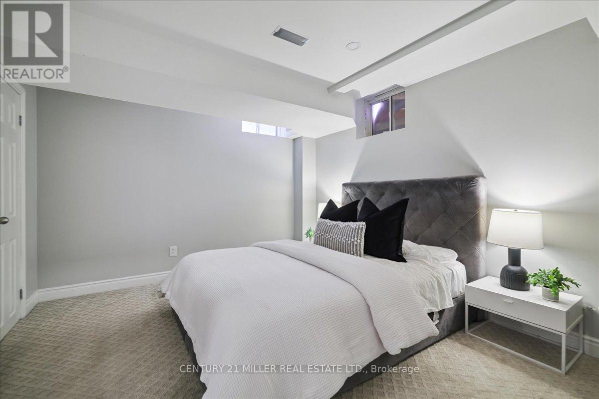 3071 Isaac Avenue, Oakville, Ontario  L6M 0S7 - Photo 30 - W12729296