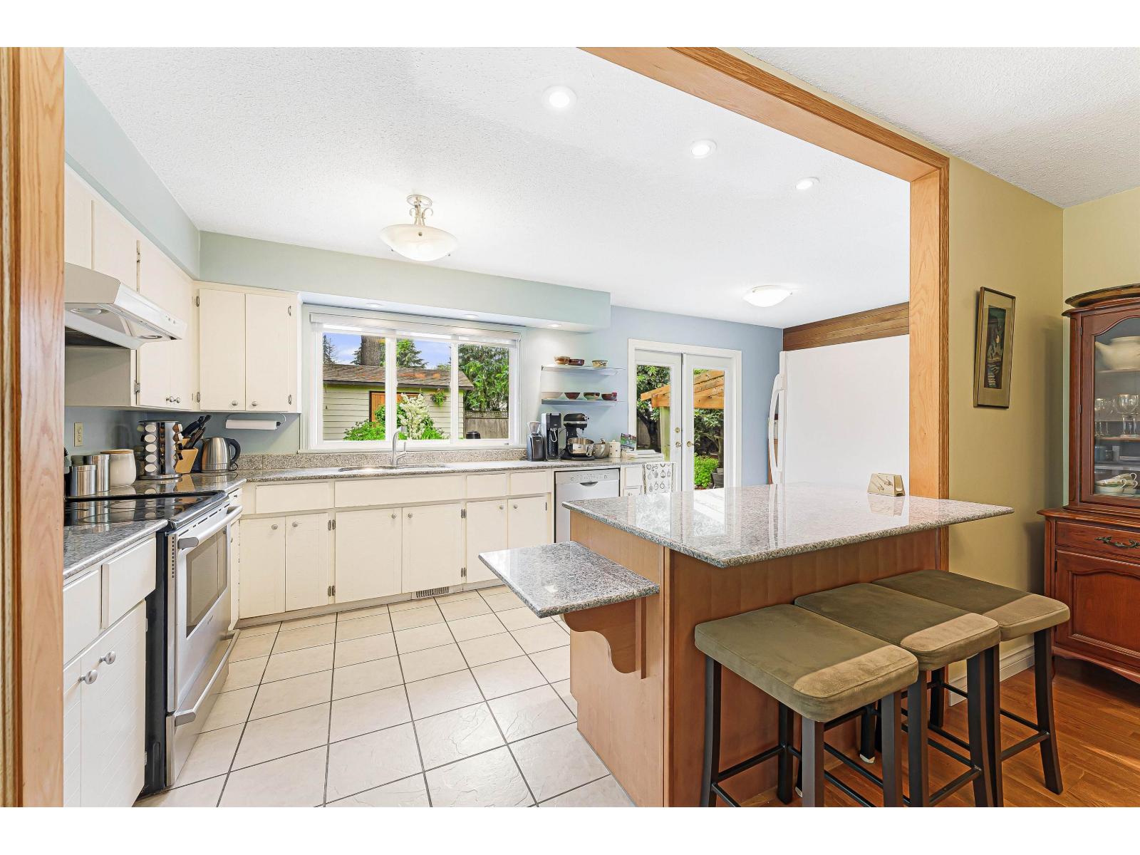 2215 153a Street, Surrey, British Columbia  V4A 4R4 - Photo 8 - R3082742