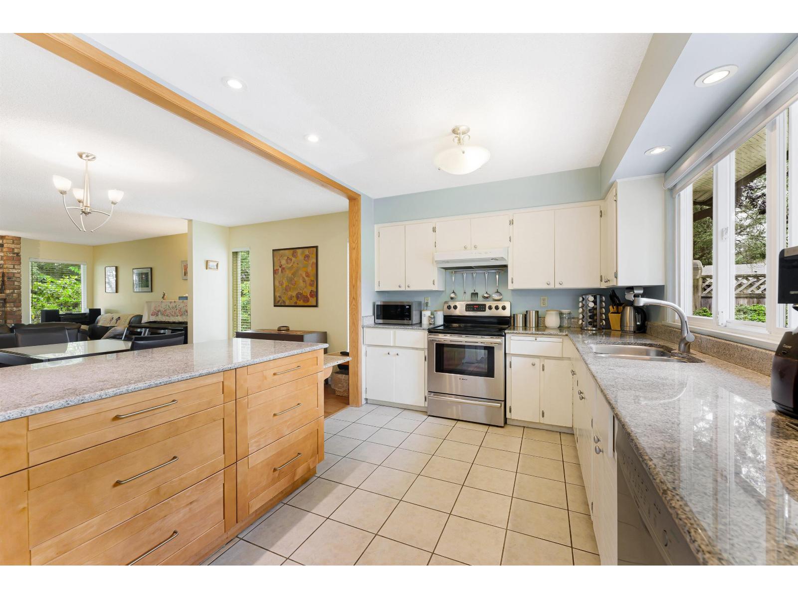 2215 153a Street, Surrey, British Columbia  V4A 4R4 - Photo 10 - R3082742