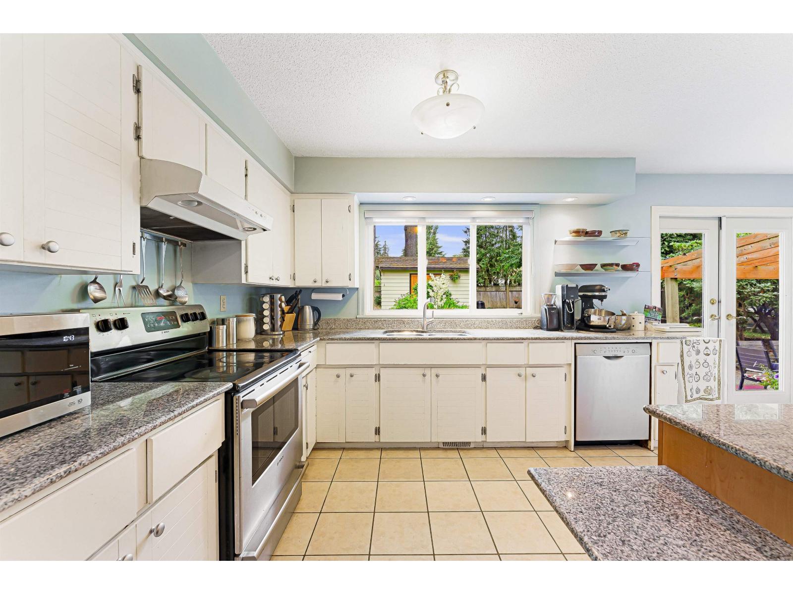 2215 153a Street, Surrey, British Columbia  V4A 4R4 - Photo 9 - R3082742