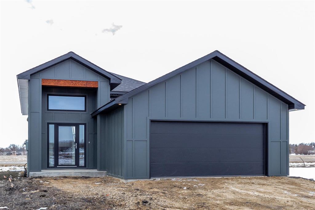 105 Champagne Street, Ste Anne, Manitoba  R5H 0C2 - Photo 2 - 202601508