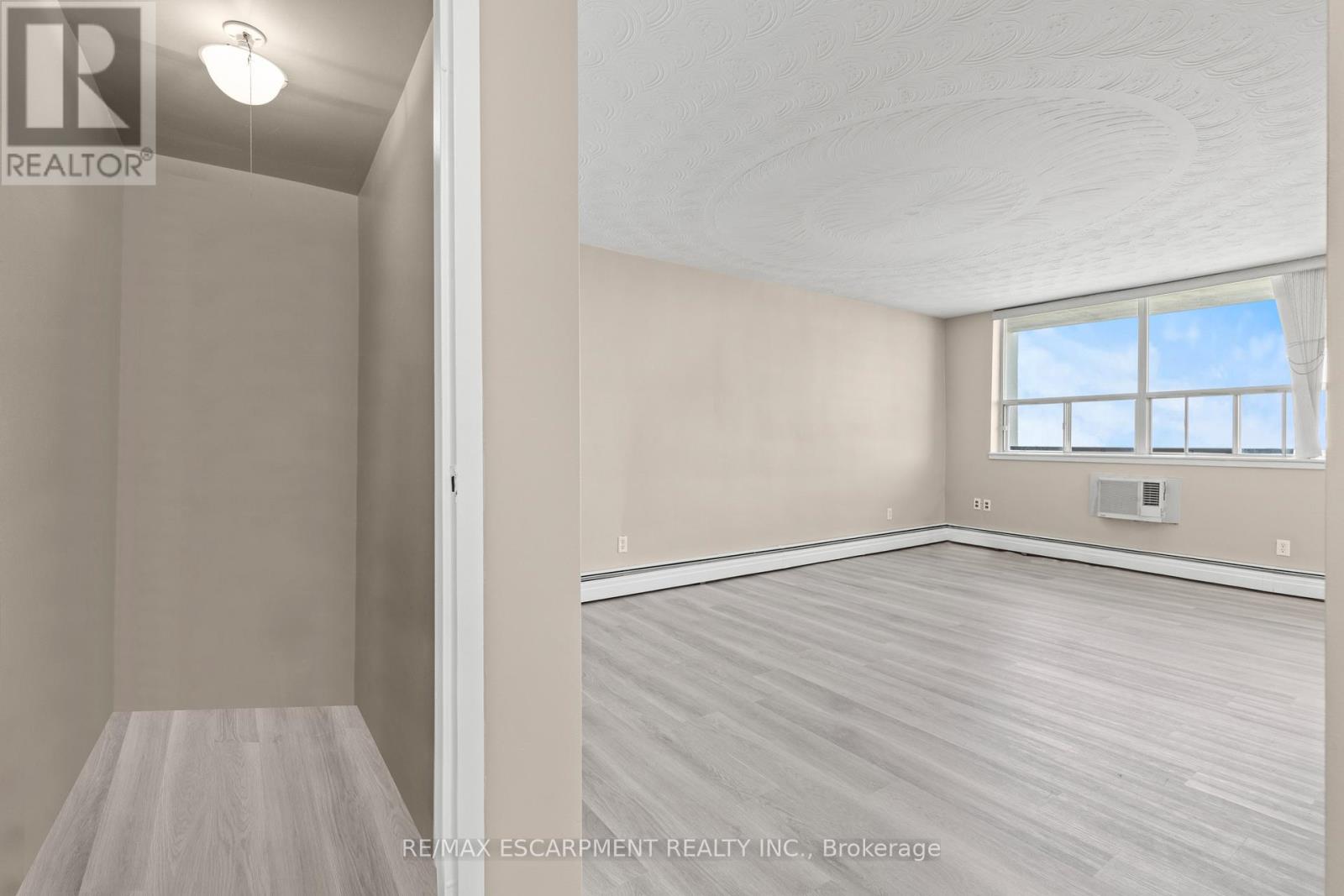 1004 - 359 Geneva Street, St. Catharines, Ontario  L2N 2G5 - Photo 22 - X12729214