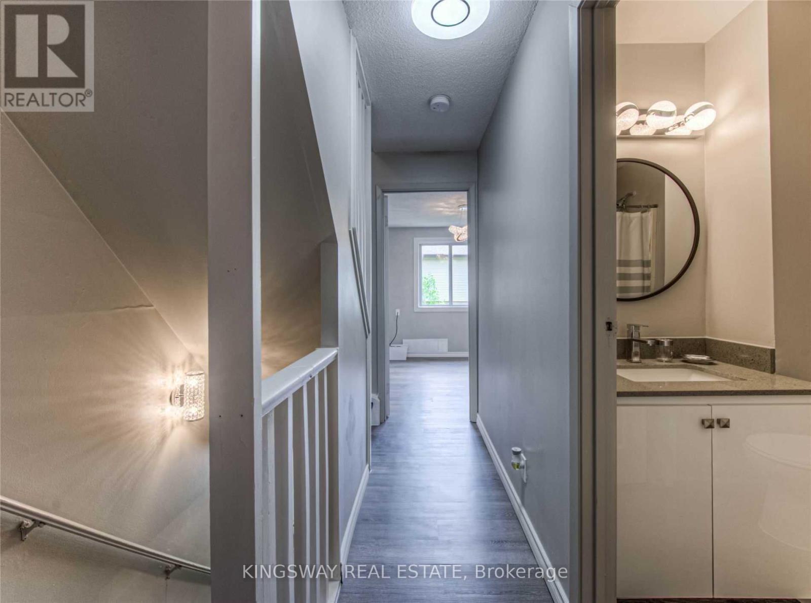 55 - 67 Valleyview Road, Kitchener, Ontario  N2E 3J1 - Photo 14 - X12729278