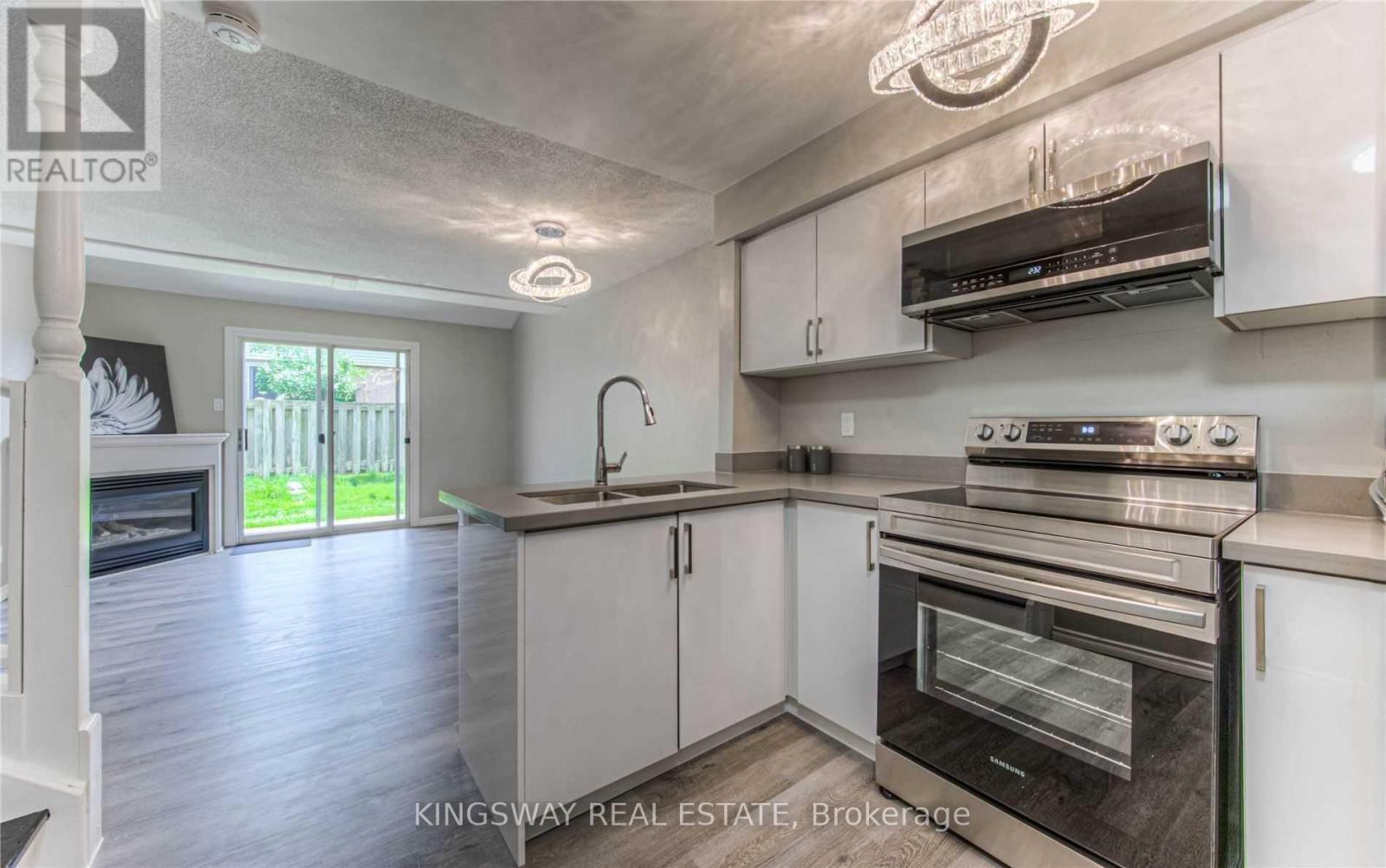 55 - 67 Valleyview Road, Kitchener, Ontario  N2E 3J1 - Photo 4 - X12729278