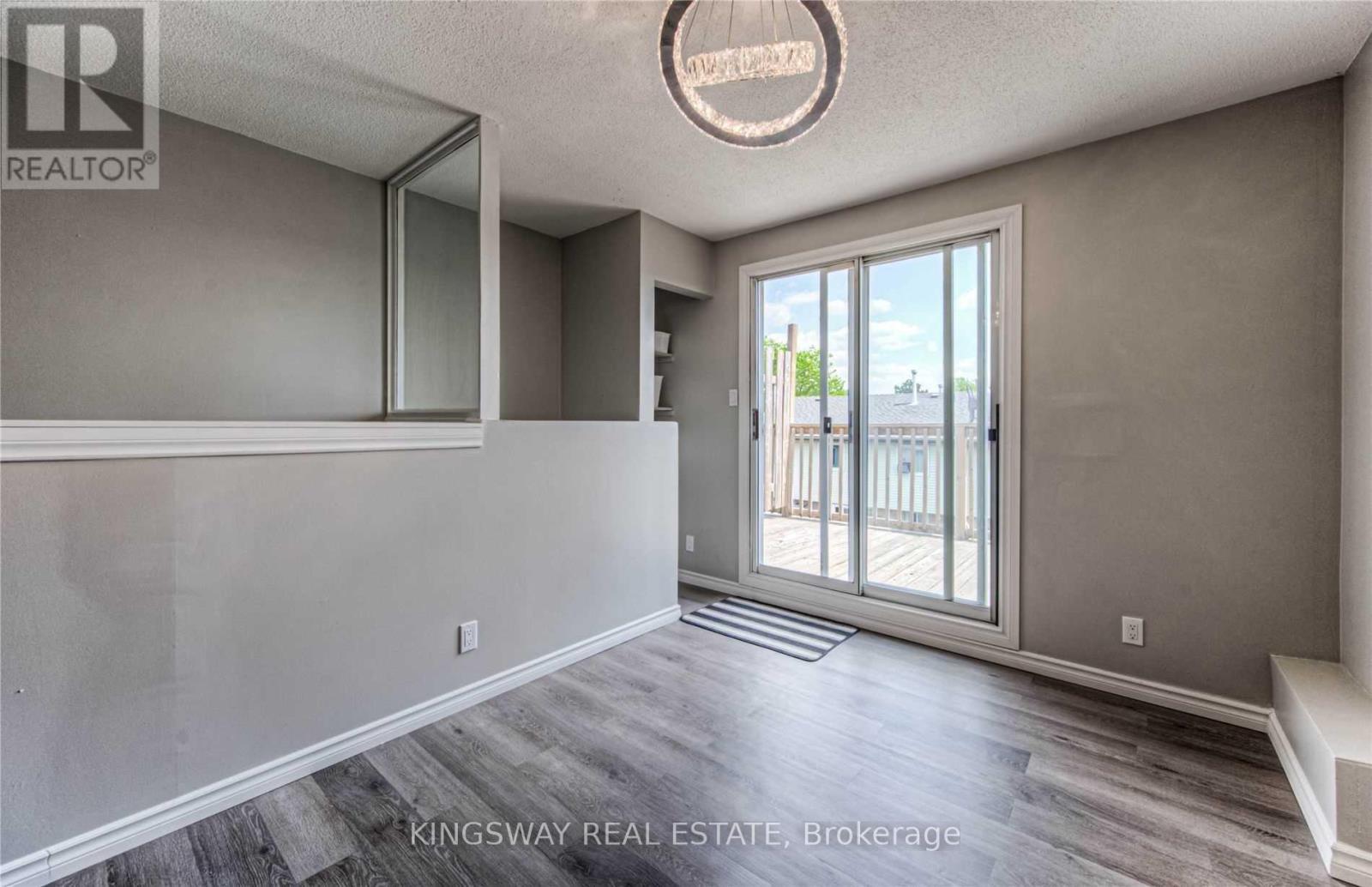 55 - 67 Valleyview Road, Kitchener, Ontario  N2E 3J1 - Photo 7 - X12729278