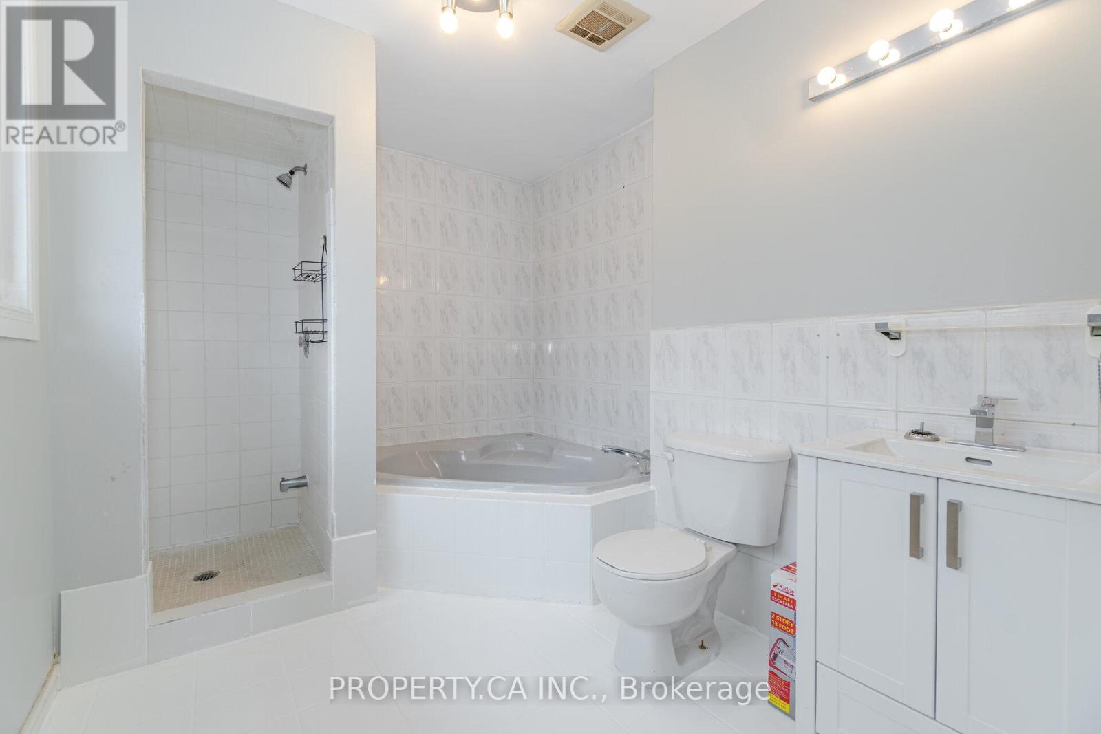 701 Finch Avenue W, Toronto, Ontario  M3H 4X4 - Photo 13 - C12486967