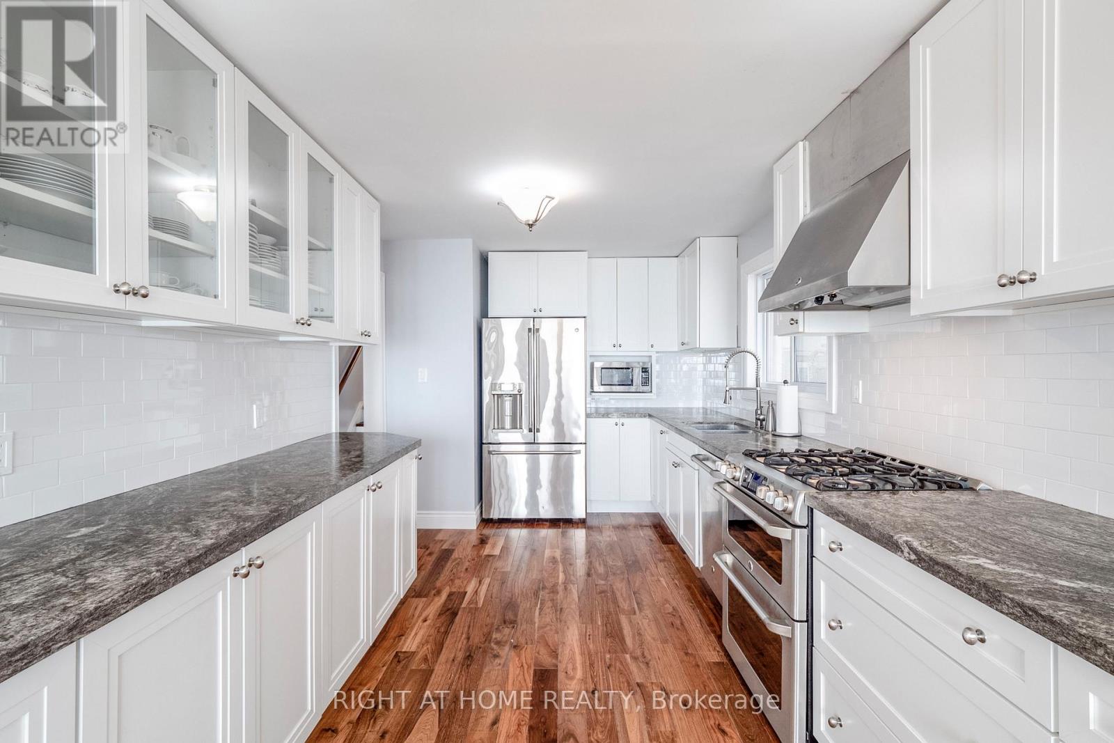 7 Eleventh Street, Toronto, Ontario  M8V 3G2 - Photo 16 - W12672948